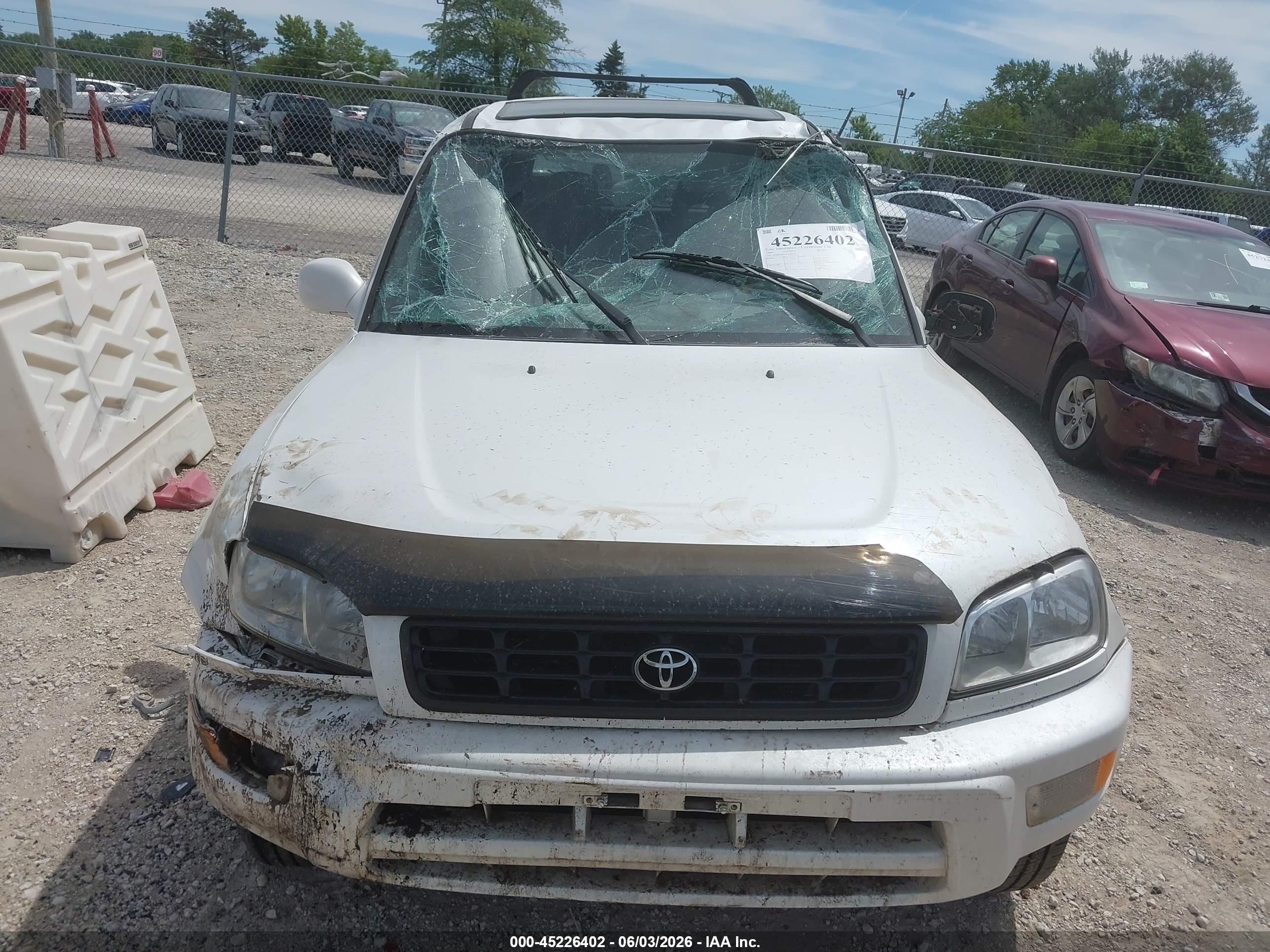 1999 Toyota Rav4   White vin: JT3HP10V3X7140453