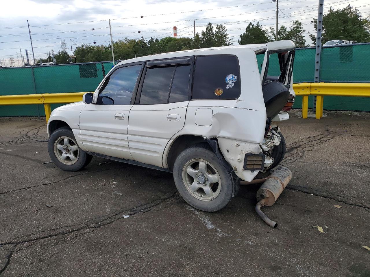 2000 Toyota Rav4 Base White vin: JT3HP10V4Y7155982