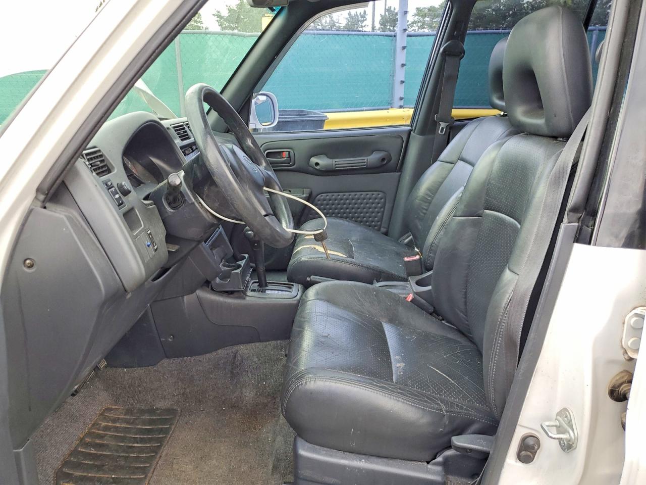 2000 Toyota Rav4 Base White vin: JT3HP10V4Y7155982
