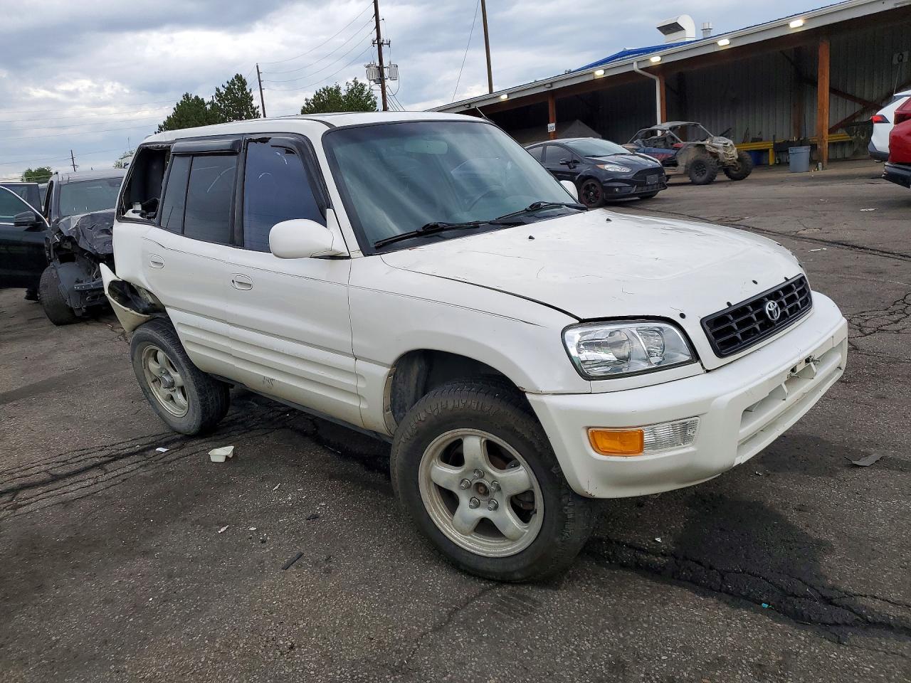 2000 Toyota Rav4 Base White vin: JT3HP10V4Y7155982