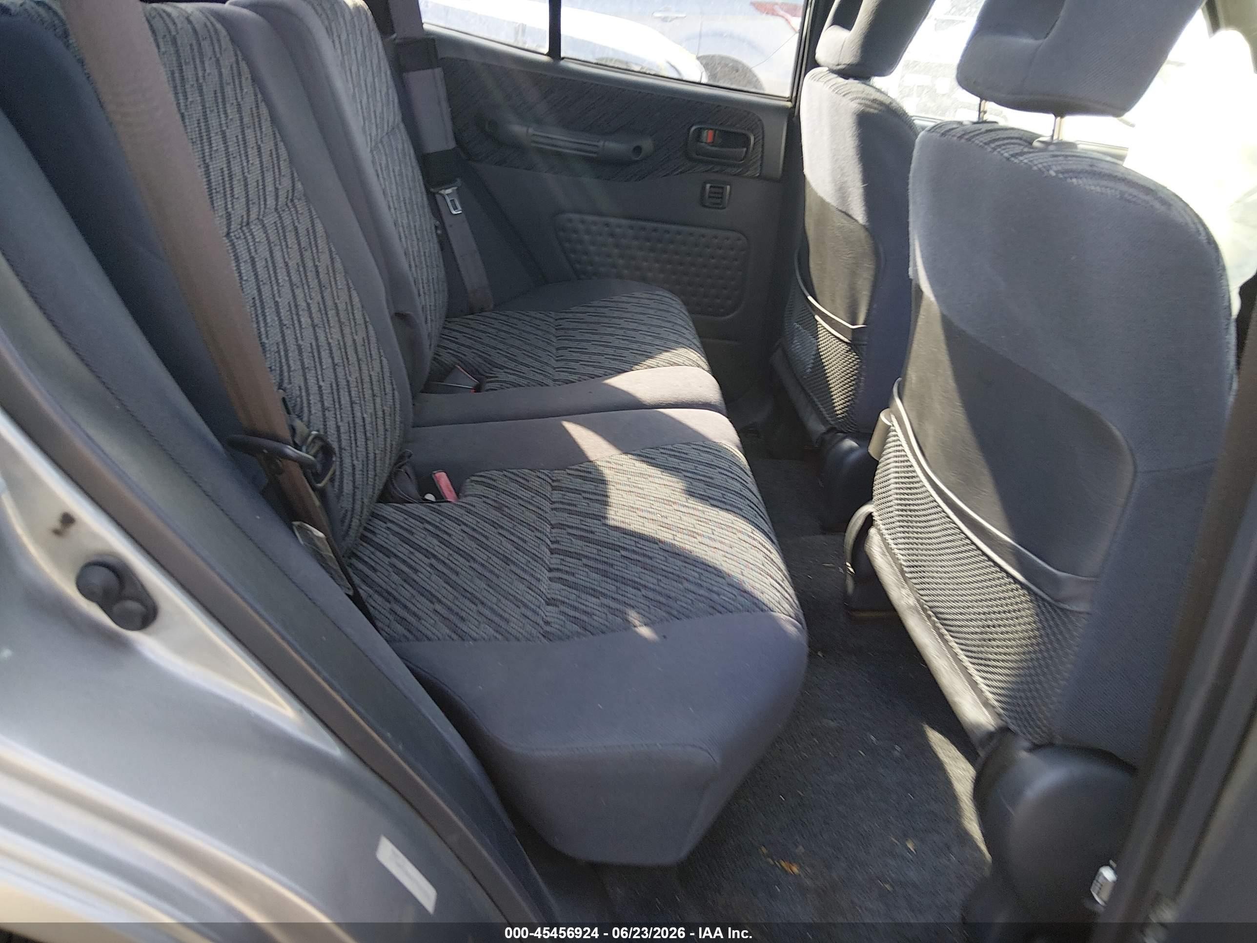 2000 Toyota Rav4   Silver vin: JT3HP10V4Y7167212