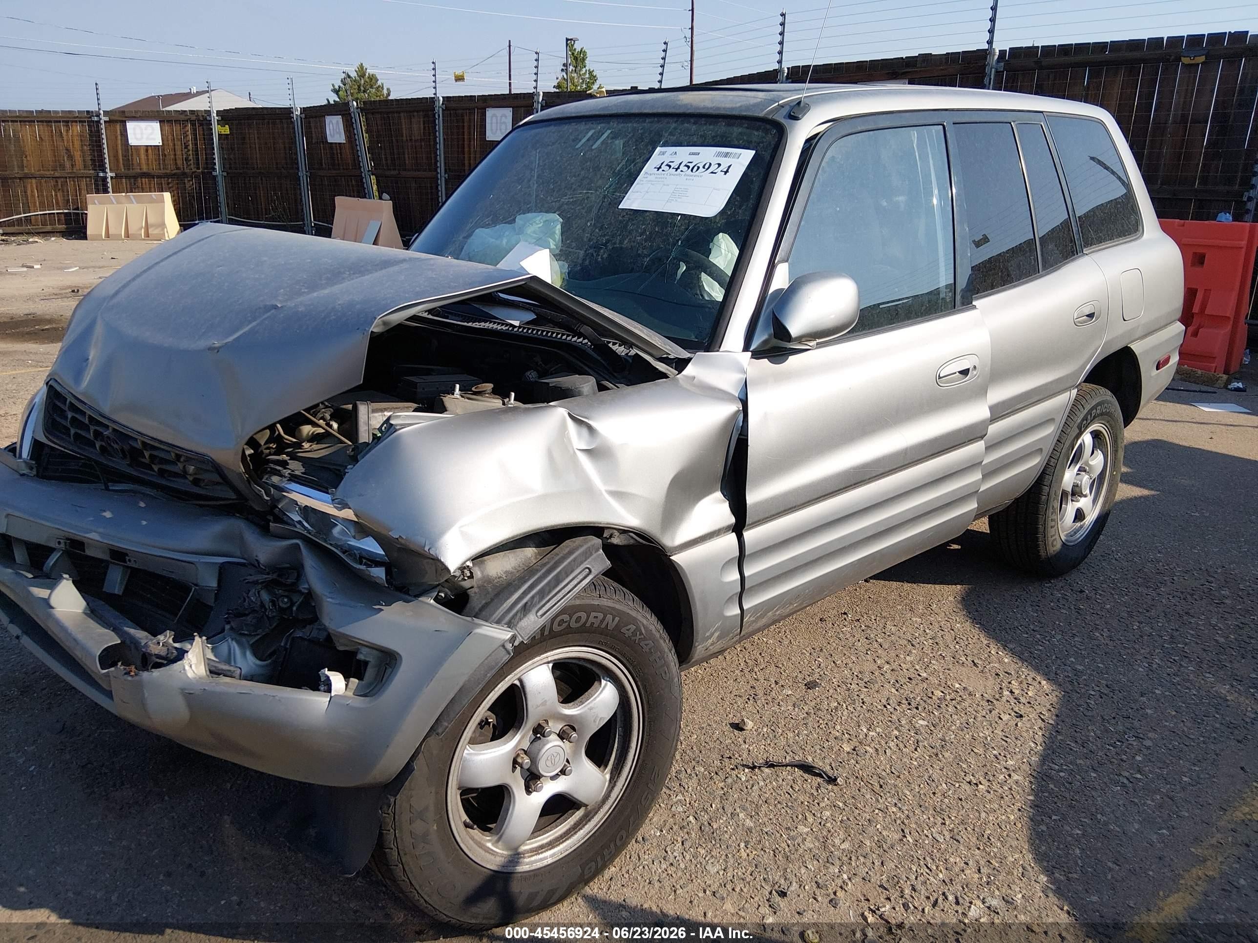 2000 Toyota Rav4   Silver vin: JT3HP10V4Y7167212
