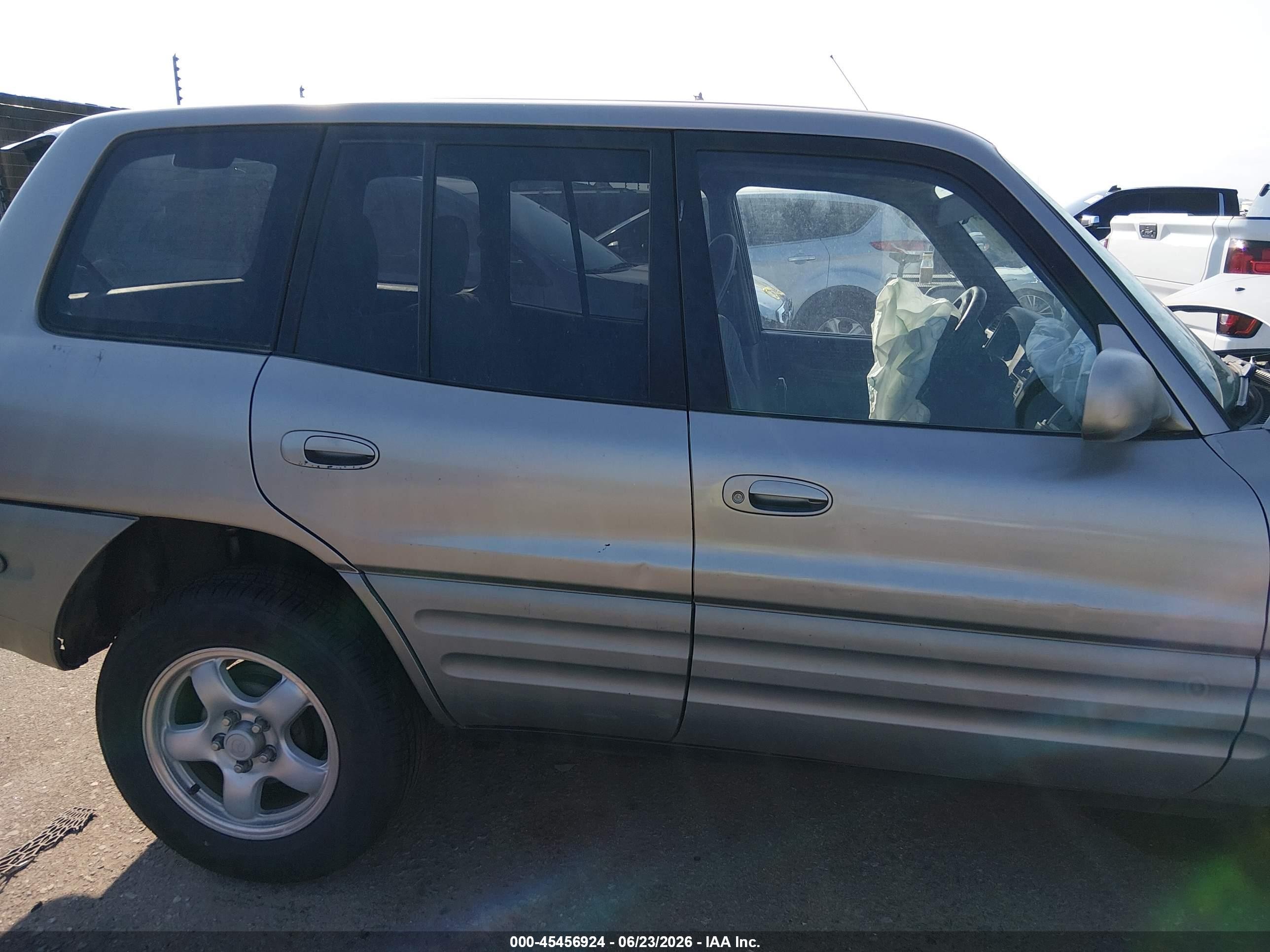 2000 Toyota Rav4   Silver vin: JT3HP10V4Y7167212
