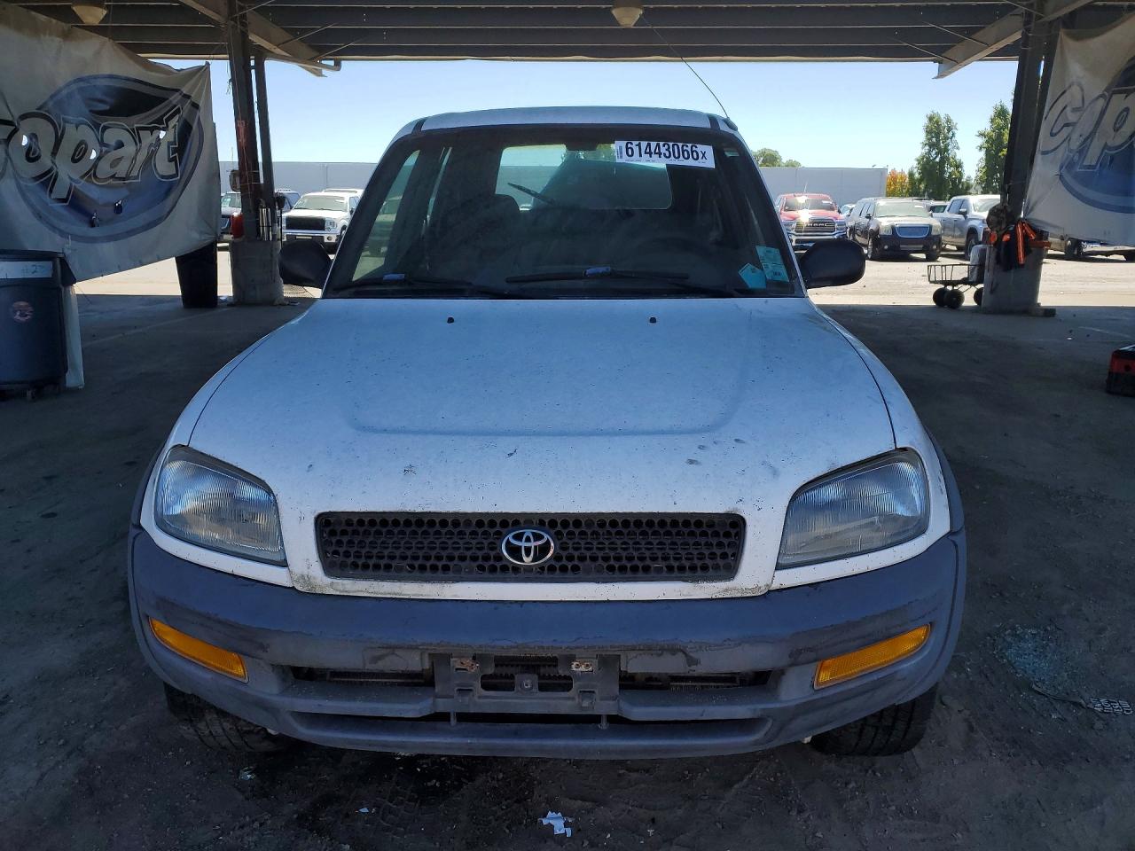 1997 Toyota Rav4 Base Белый vin: JT3HP10V5V0118265