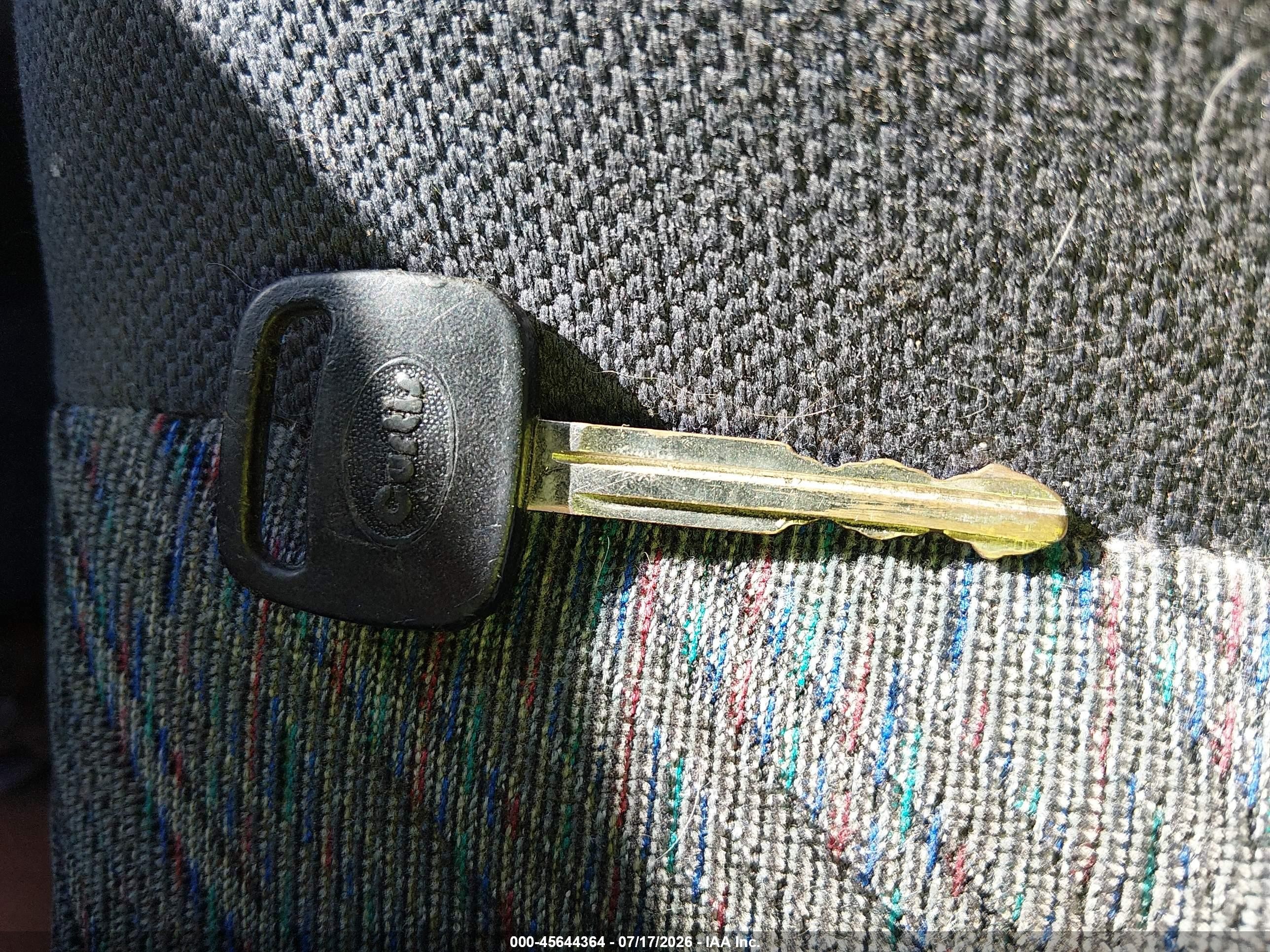 1999 Toyota Rav4   Белый vin: JT3HP10V5X0213041