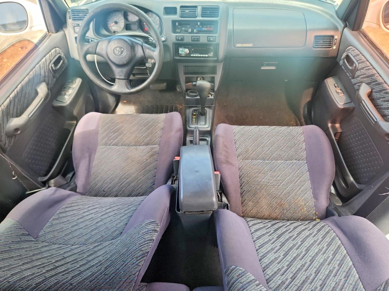 2000 Toyota Rav4 Base White vin: JT3HP10V6Y7168698