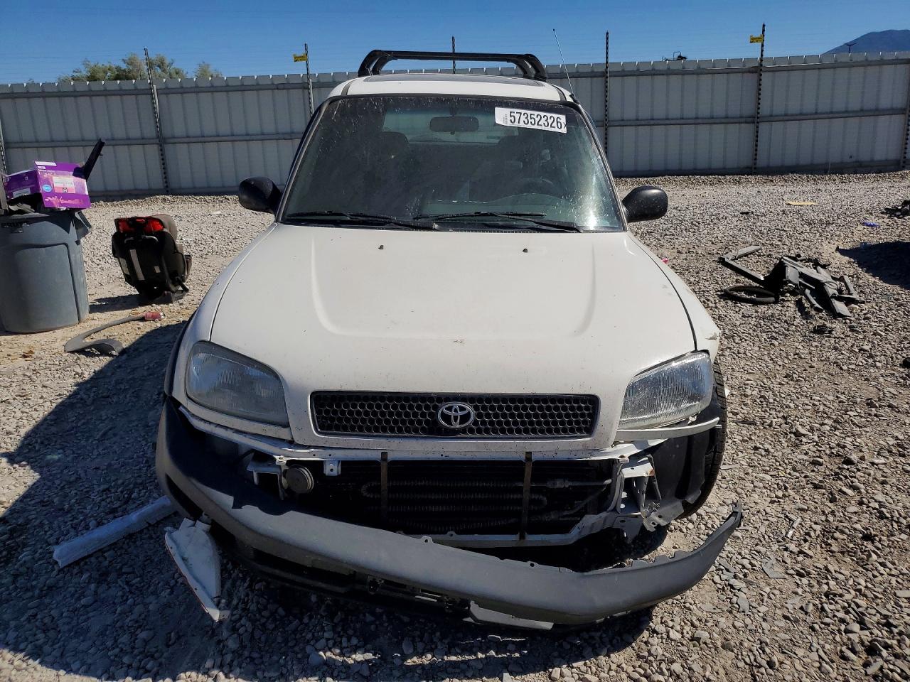 1997 Toyota Rav4 Base White vin: JT3HP10V7V0130207