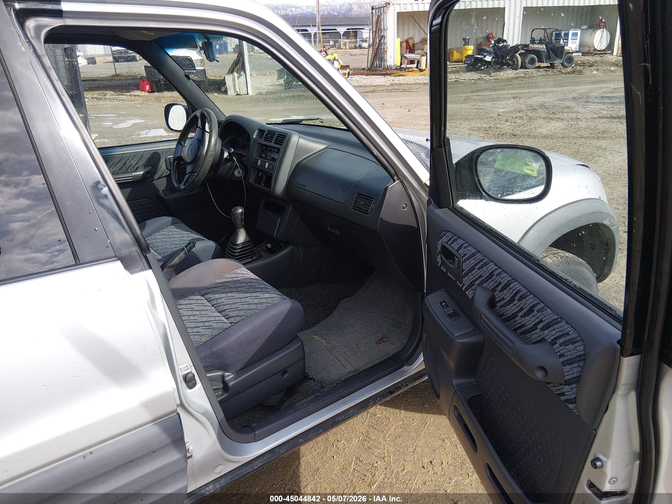 1998 Toyota Rav4   Silver vin: JT3HP10V7W0160549