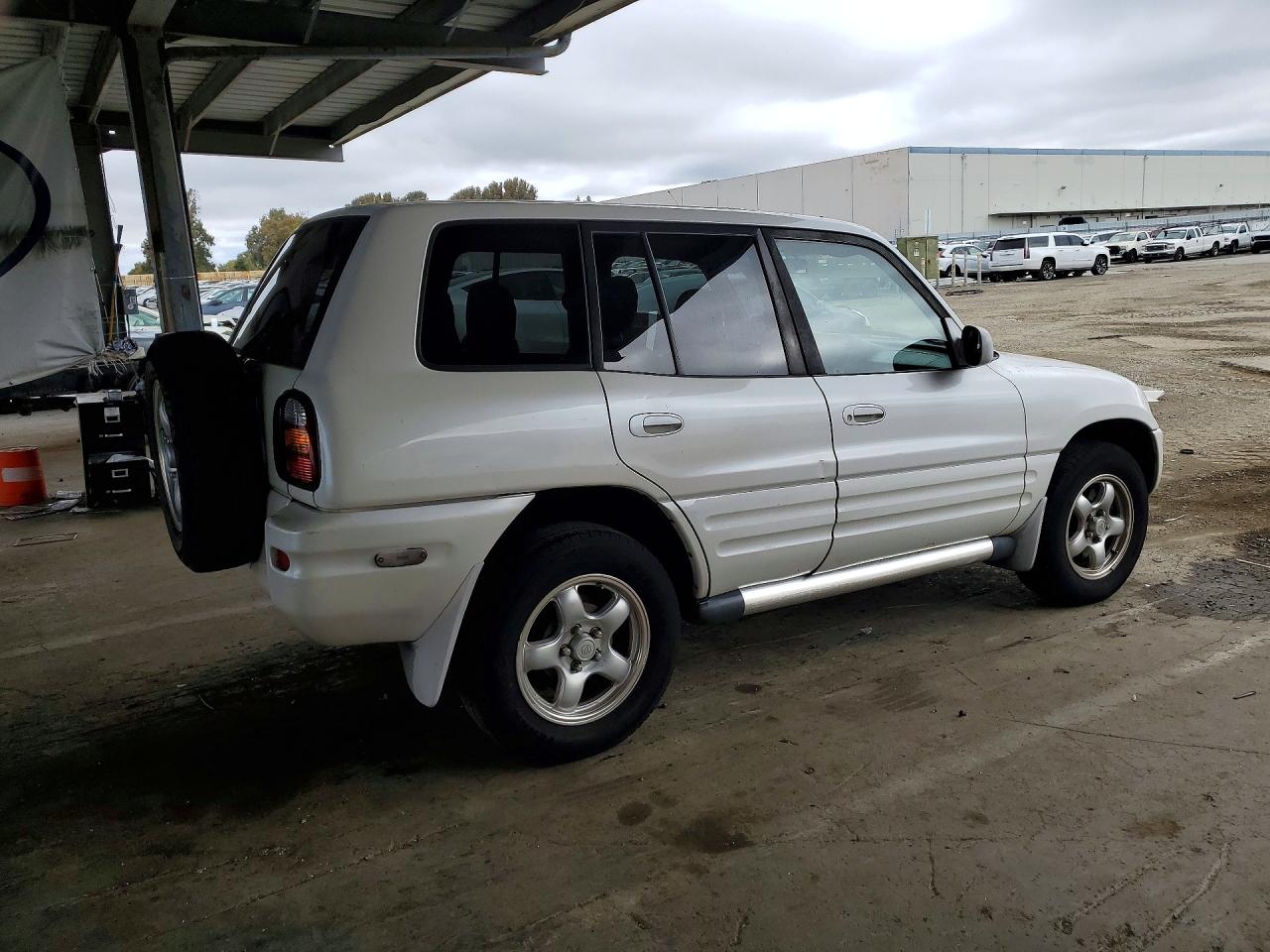 1999 Toyota Rav4 Base White vin: JT3HP10V7X7135353