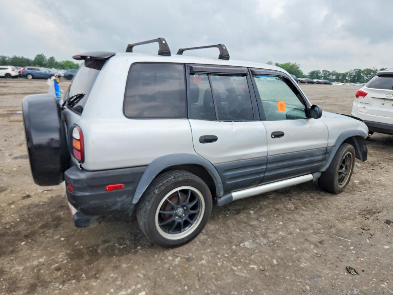 1998 Toyota Rav4 Base Silver vin: JT3HP10V8W0175464