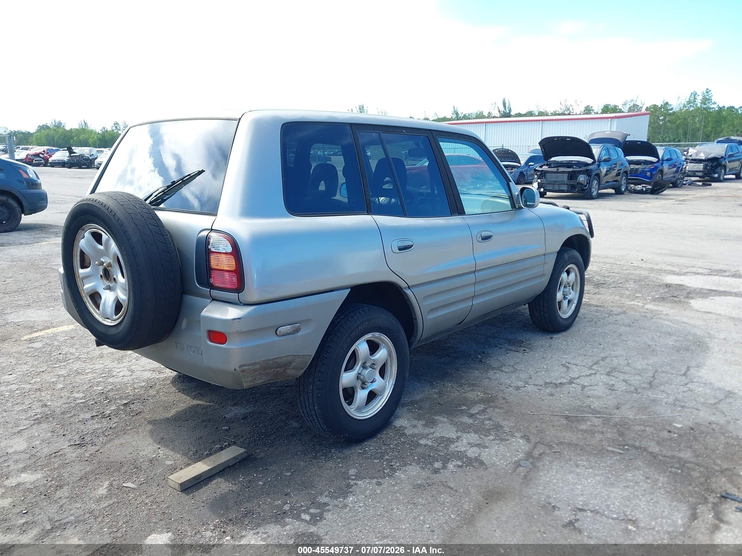 2000 Toyota Rav4   Silver vin: JT3HP10V8Y7158108