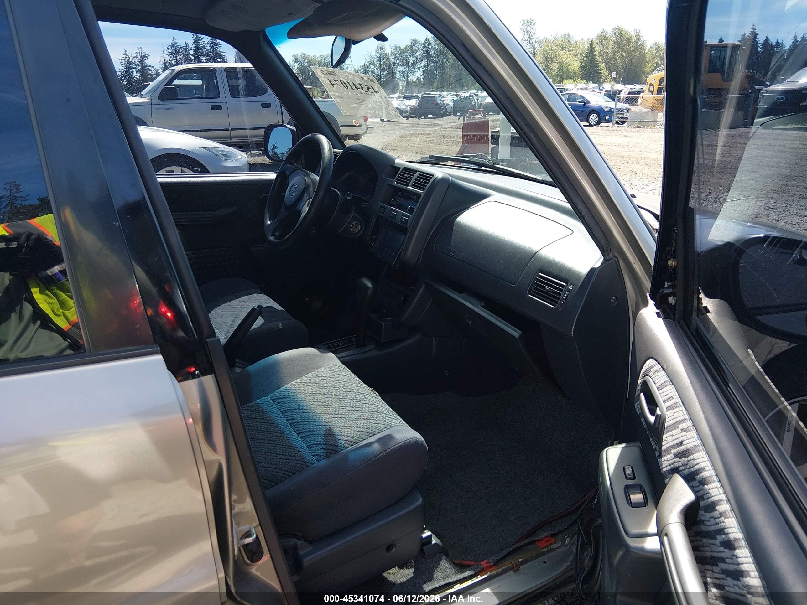 1999 Toyota Rav4 Silver vin: JT3HP10V9X7130977