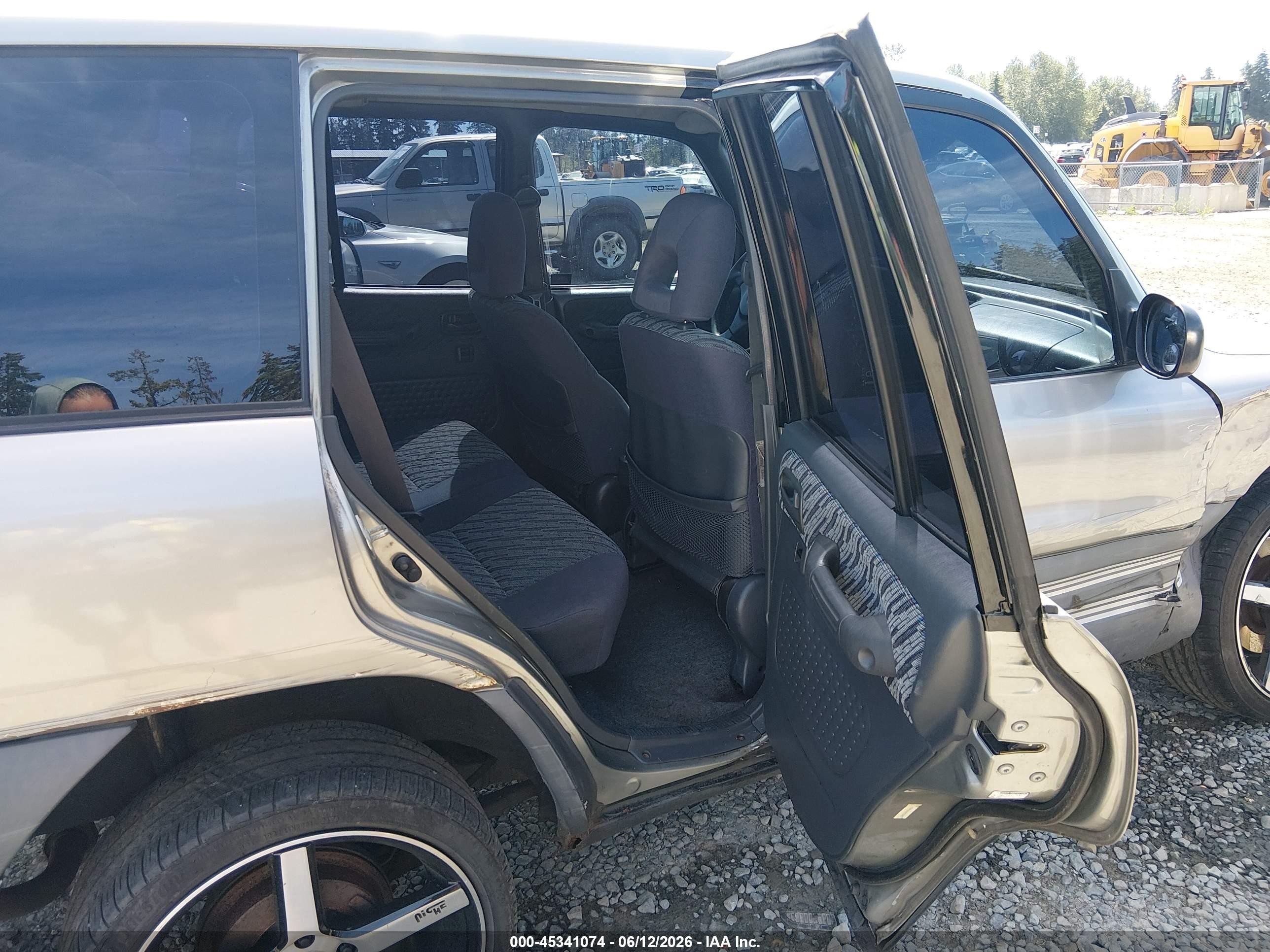 1999 Toyota Rav4 Silver vin: JT3HP10V9X7130977