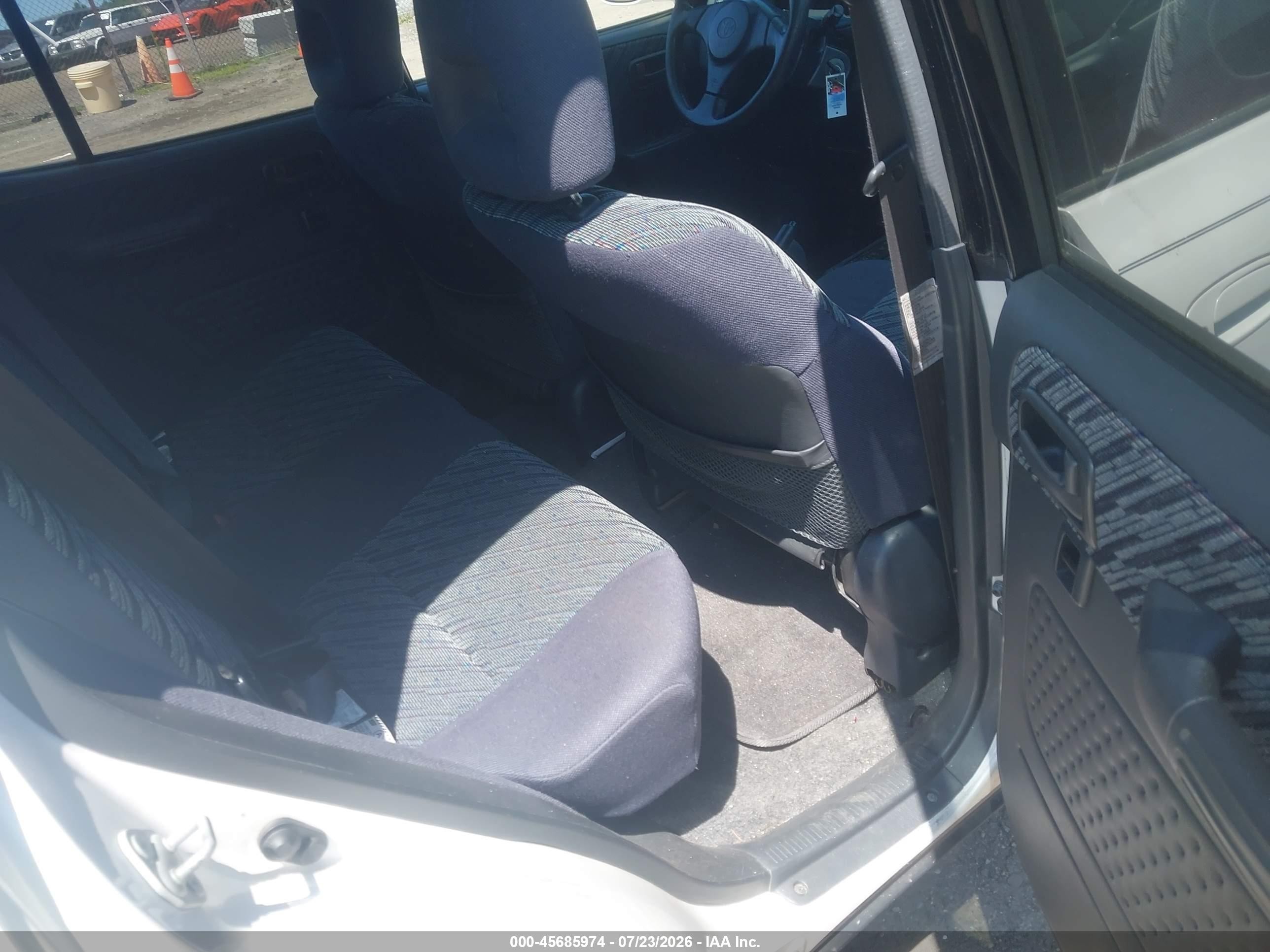 1999 Toyota Rav4   Белый vin: JT3HP10V9X7148153