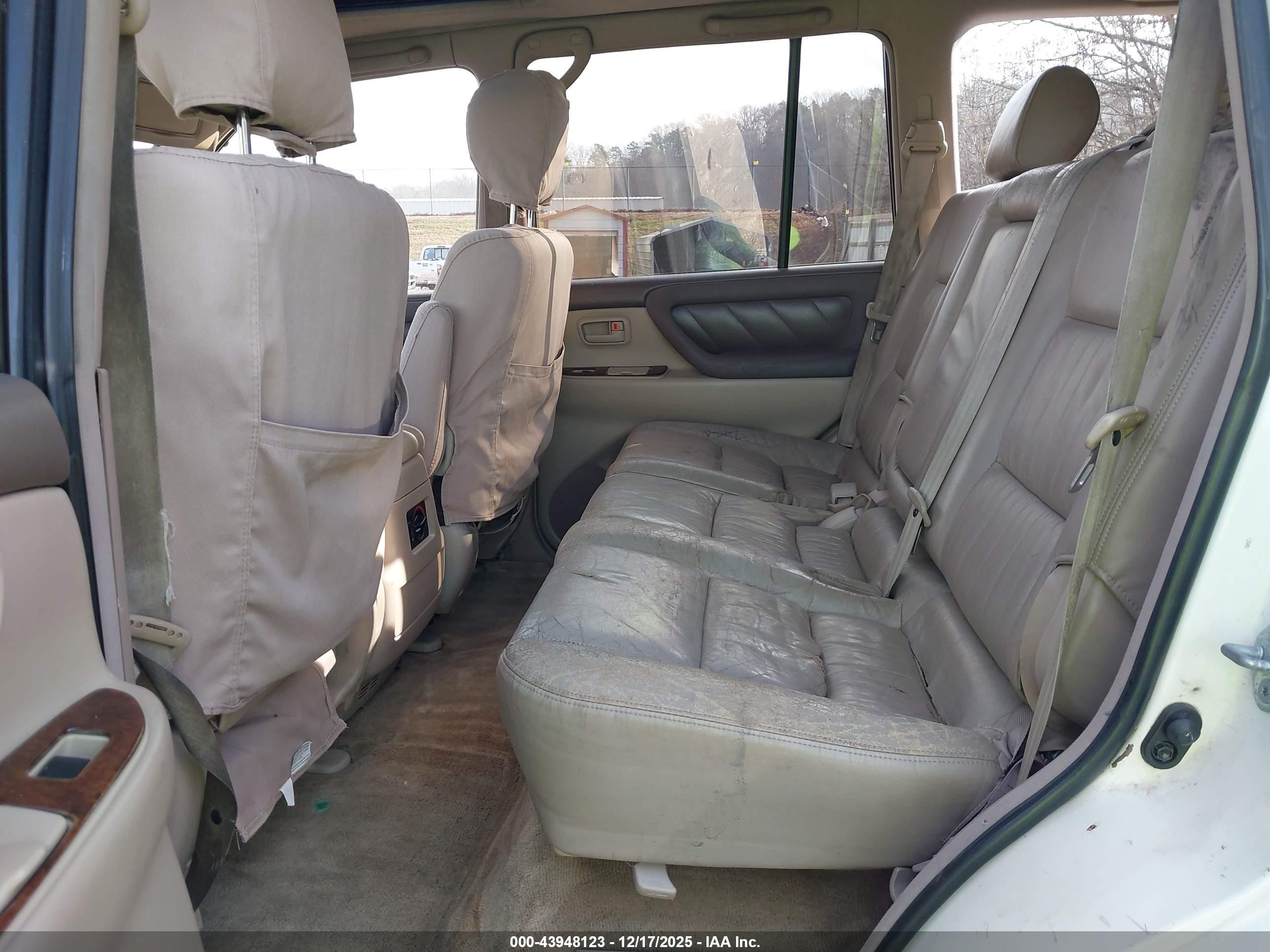 1998 Toyota Land Cruiser   White vin: JT3HT05J0W0002128