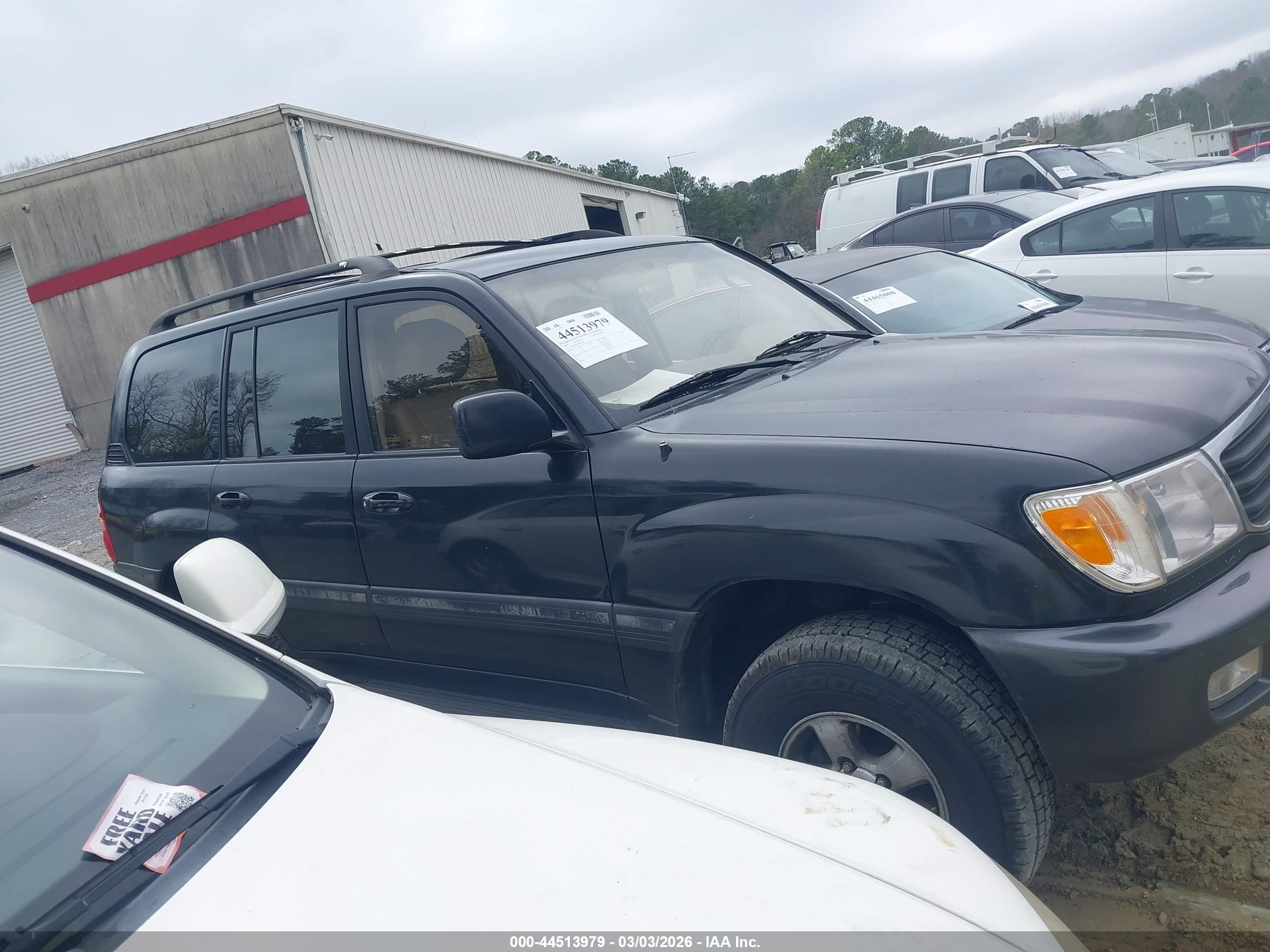 1998 Toyota Land Cruiser   Black vin: JT3HT05J0W0016725
