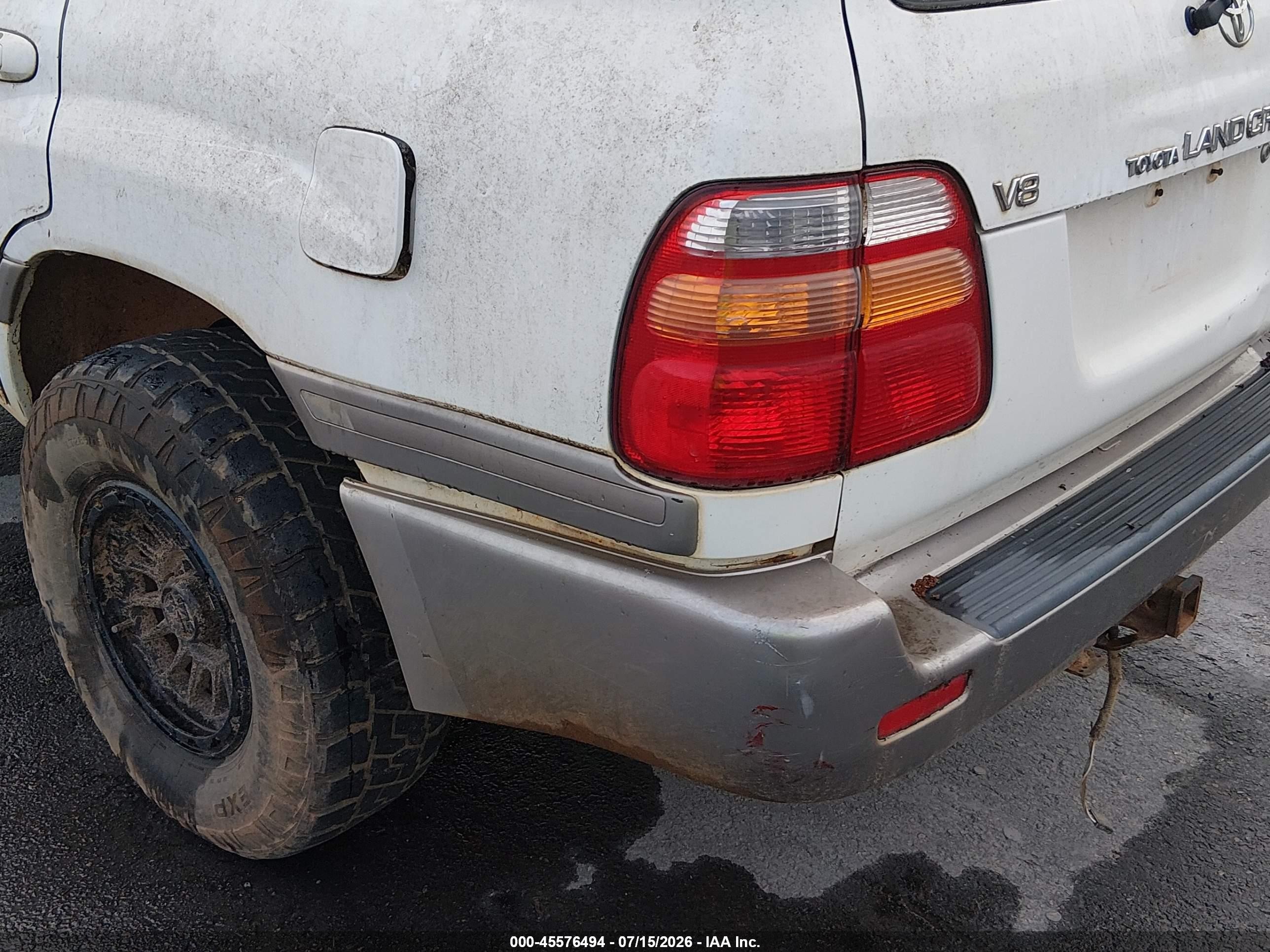 1998 Toyota Land Cruiser   White vin: JT3HT05J0W0020757