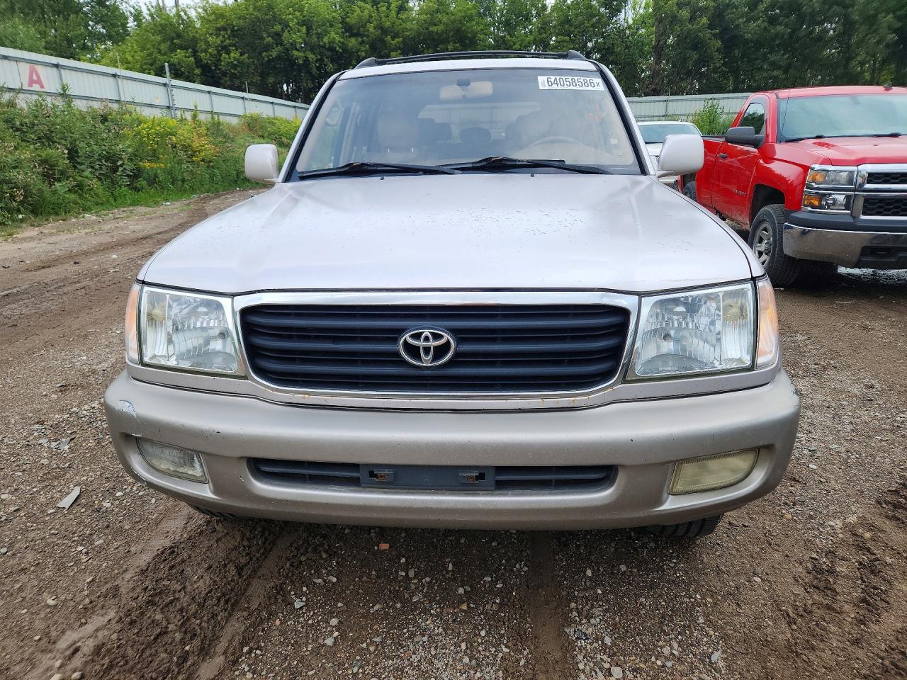 1999 Toyota Land Cruiser Silver vin: JT3HT05J0X0031498
