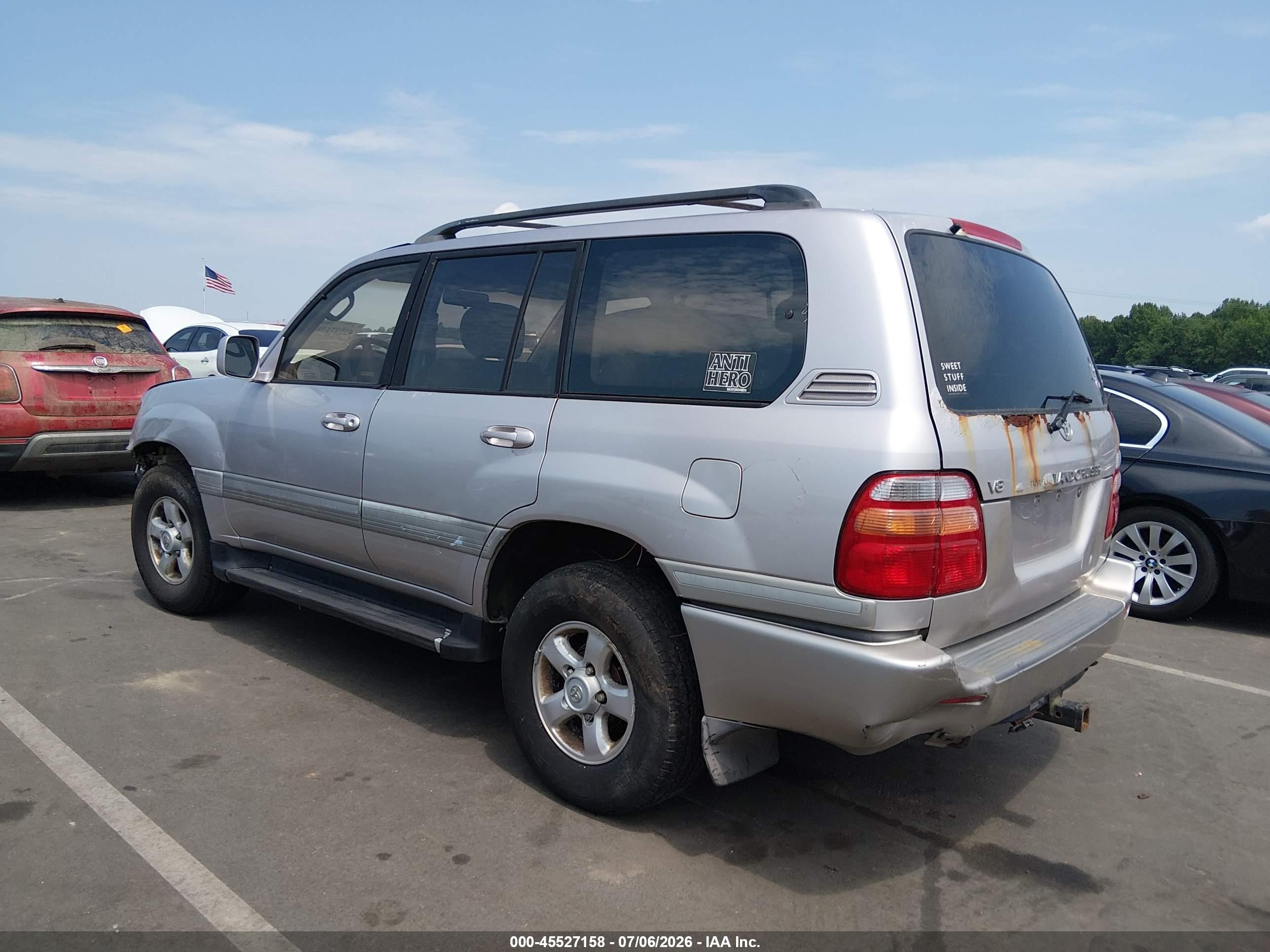 1999 Toyota Land Cruiser   Silver vin: JT3HT05J0X0044364
