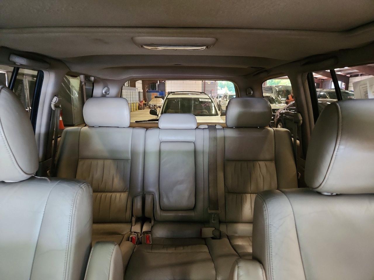 2000 Toyota Land Cruiser Base White vin: JT3HT05J0Y0090925