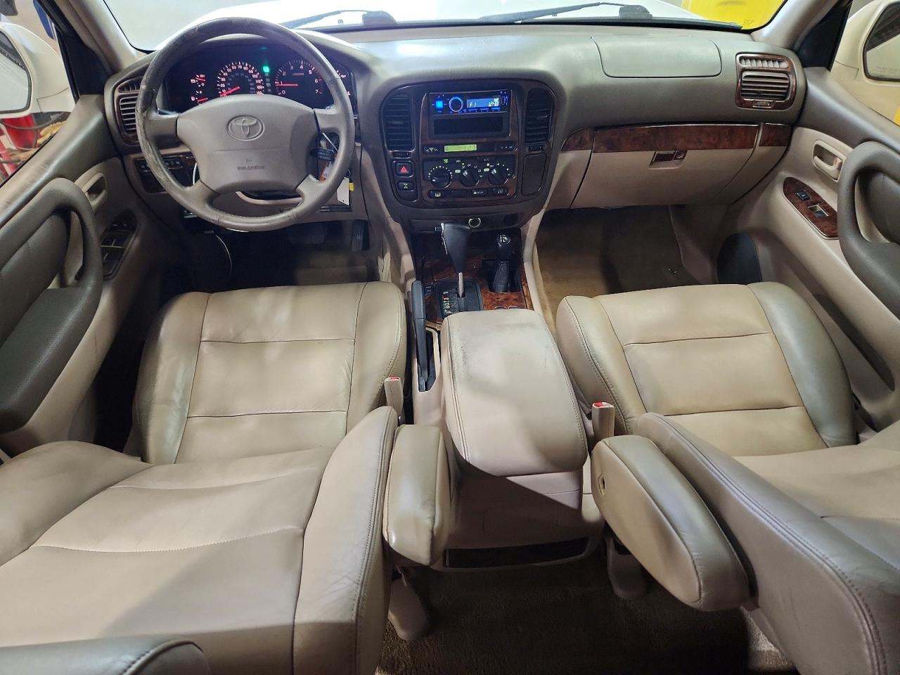 2000 Toyota Land Cruiser Base White vin: JT3HT05J0Y0090925