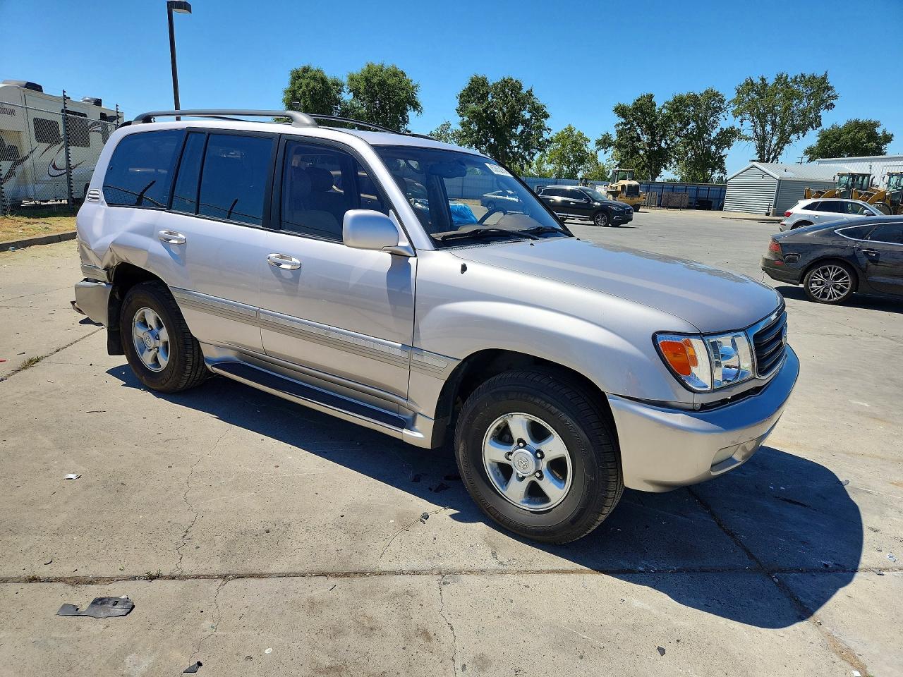 2000 Toyota Land Cruiser Base Silver vin: JT3HT05J0Y0125303
