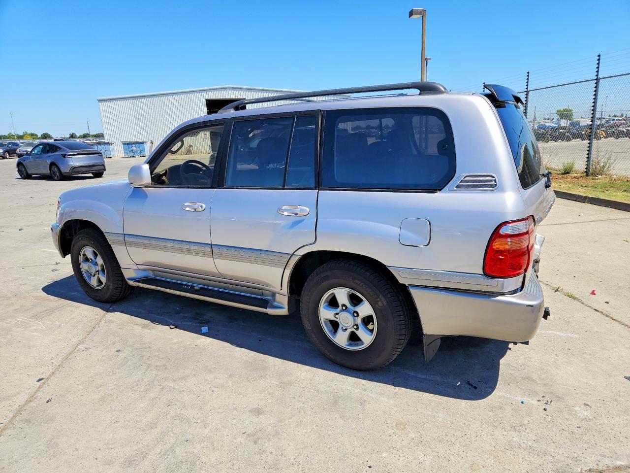 2000 Toyota Land Cruiser Base Silver vin: JT3HT05J0Y0125303