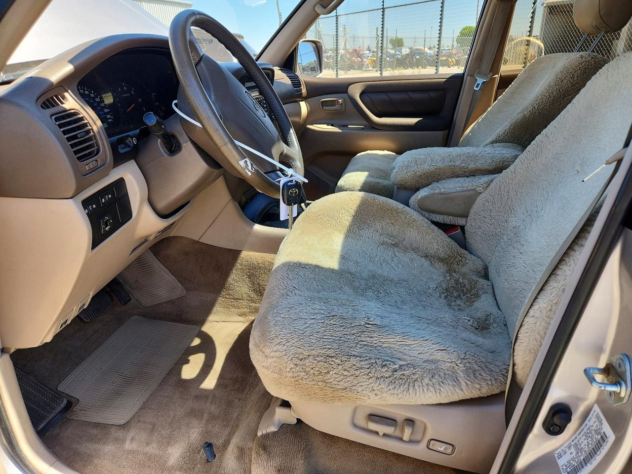2000 Toyota Land Cruiser Base Silver vin: JT3HT05J0Y0125303