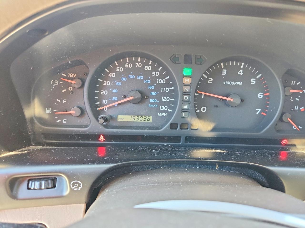2000 Toyota Land Cruiser Base Silver vin: JT3HT05J0Y0125303