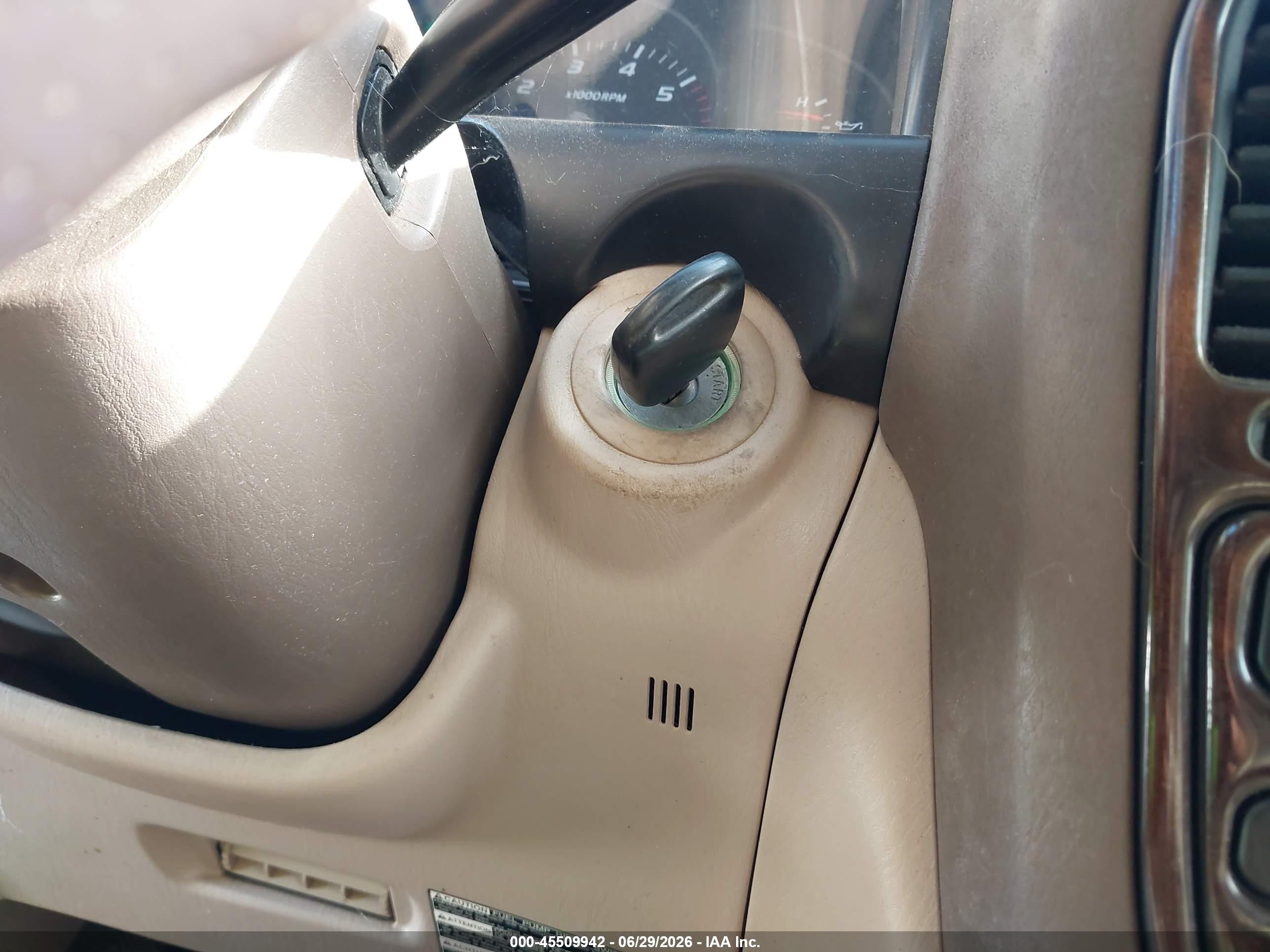 1999 Toyota Land Cruiser   White vin: JT3HT05J1X0066955