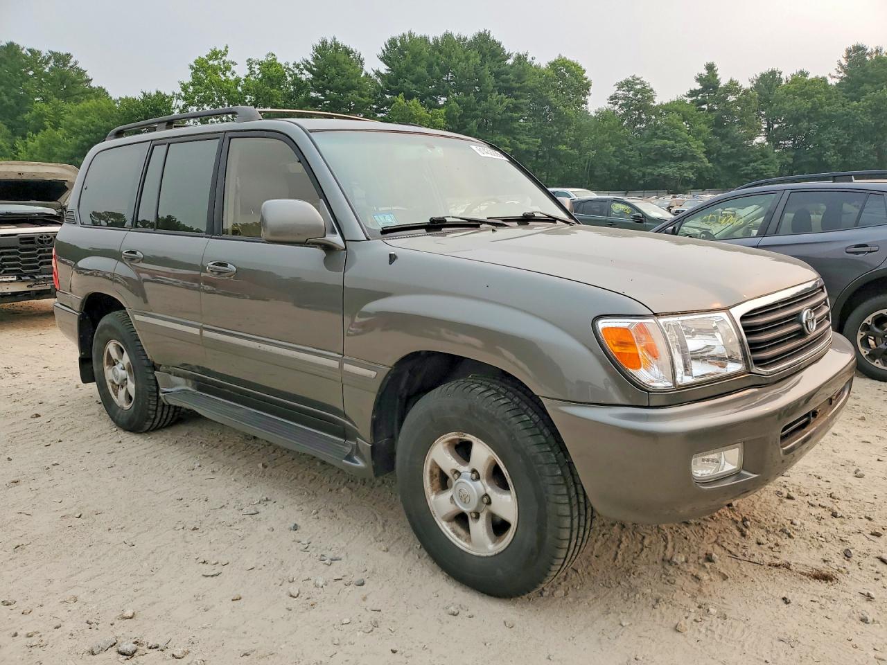 2000 Toyota Land Cruiser Base Gray vin: JT3HT05J1Y0077939