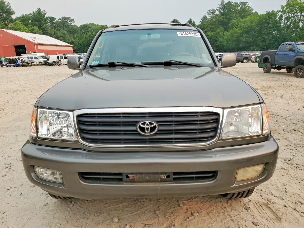 2000 Toyota Land Cruiser Base Gray vin: JT3HT05J1Y0077939