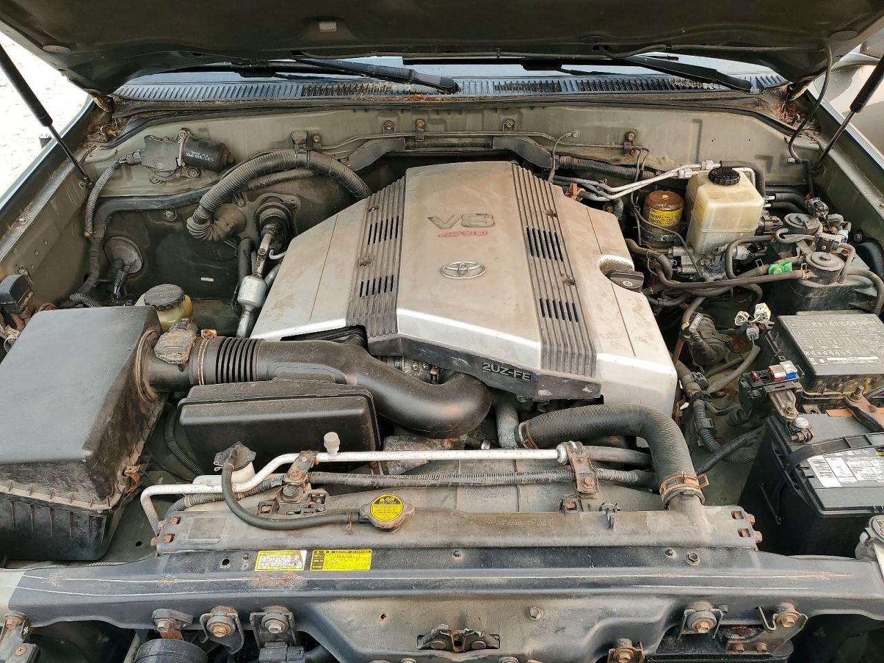 2000 Toyota Land Cruiser Base Gray vin: JT3HT05J1Y0077939