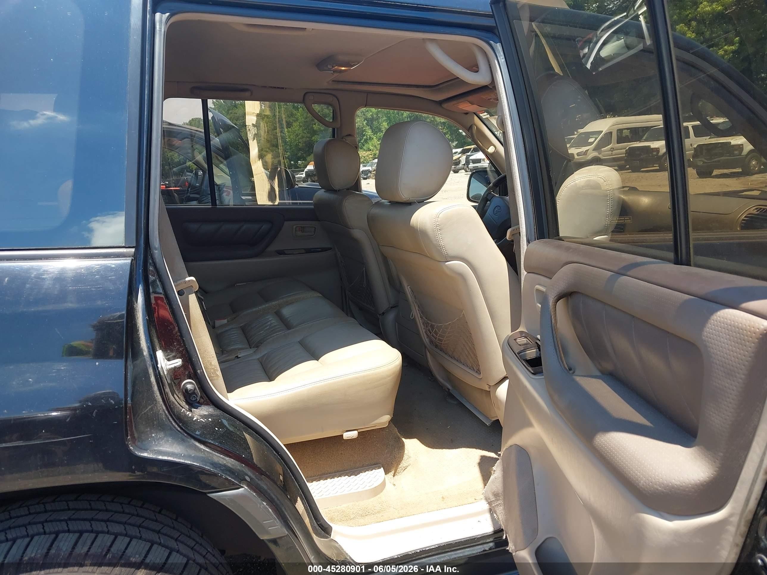 2000 Toyota Land Cruiser   Black vin: JT3HT05J1Y0112964