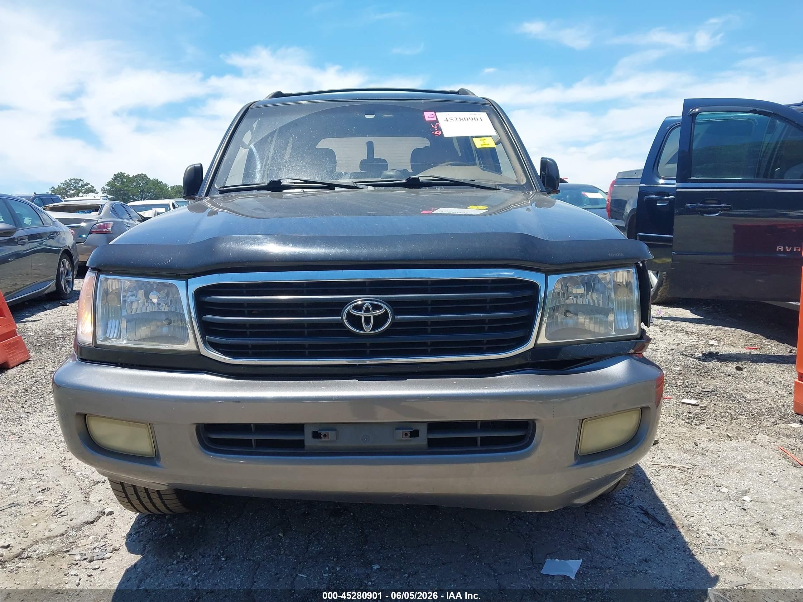 2000 Toyota Land Cruiser   Black vin: JT3HT05J1Y0112964