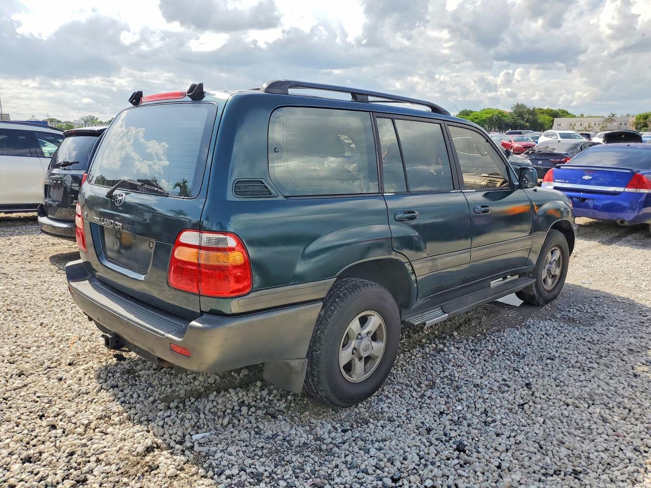 1998 Toyota Land Cruiser Base Green vin: JT3HT05J2W0010960