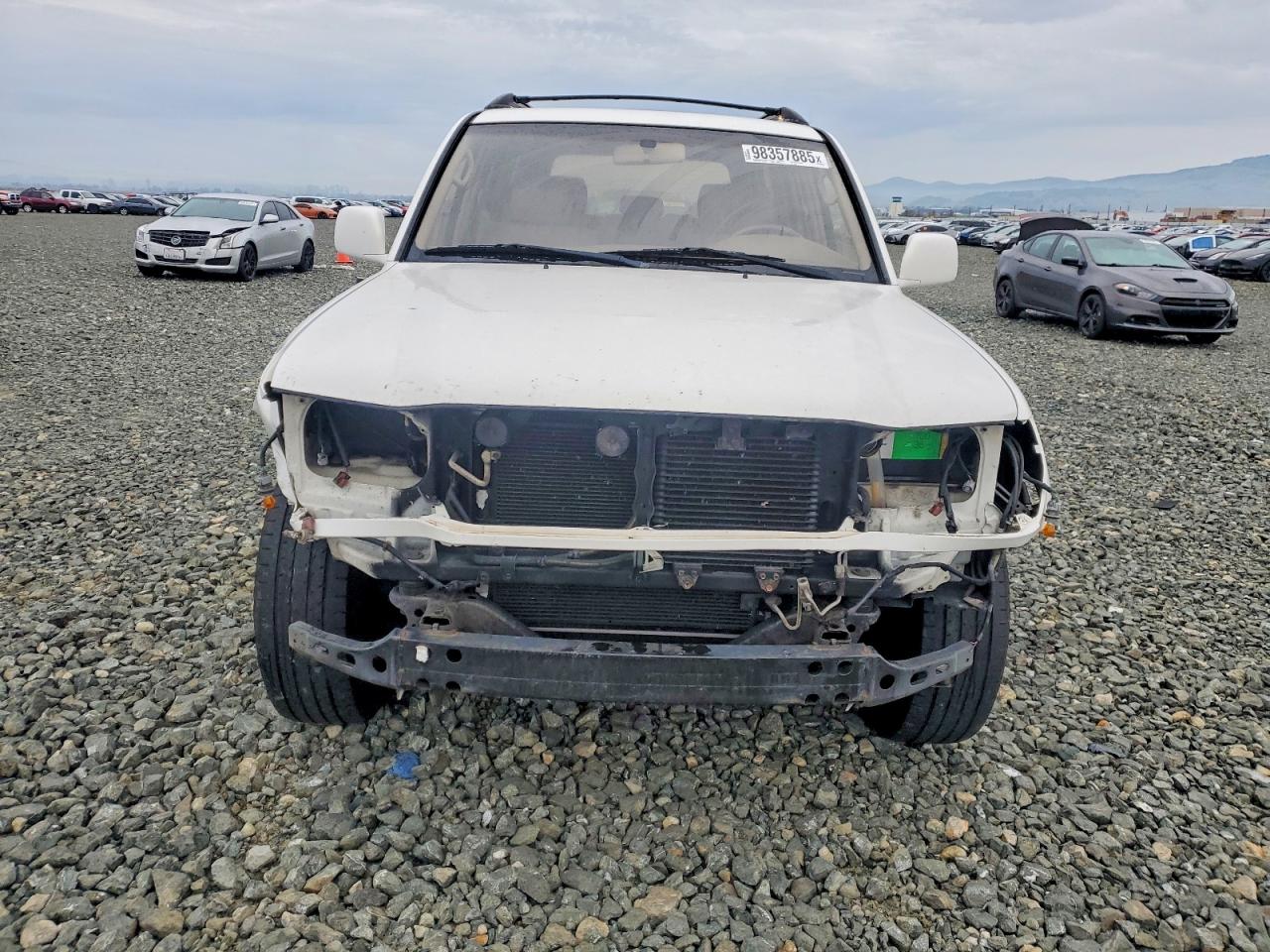 1998 Toyota Land Cruiser White vin: JT3HT05J2W0018055