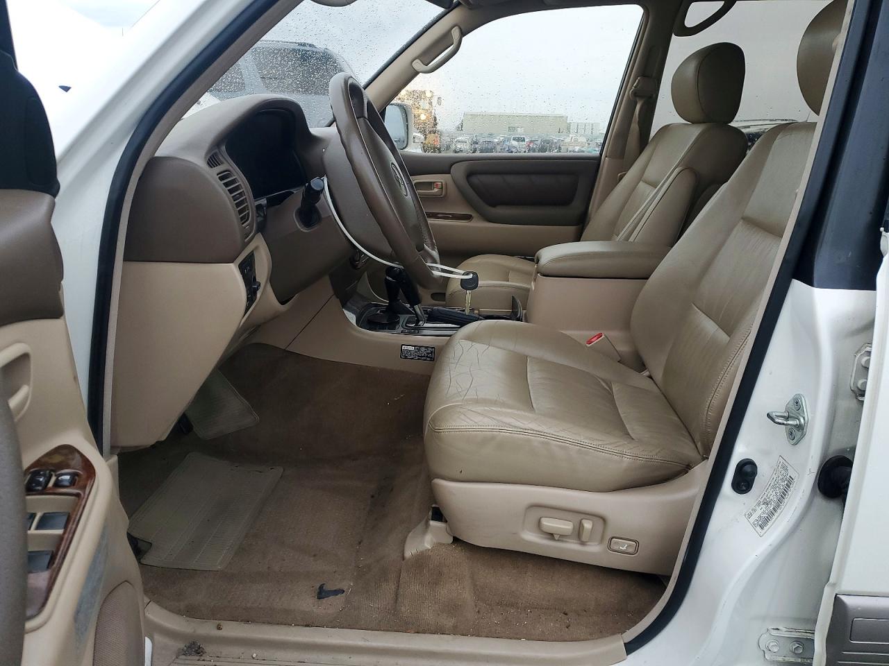 1998 Toyota Land Cruiser White vin: JT3HT05J2W0018055