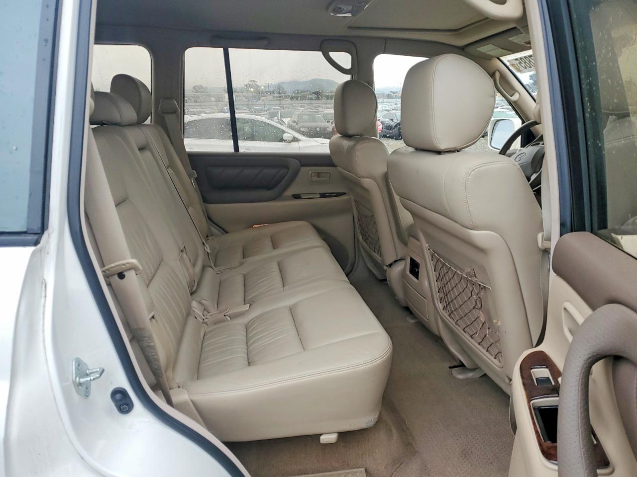 1998 Toyota Land Cruiser White vin: JT3HT05J2W0018055