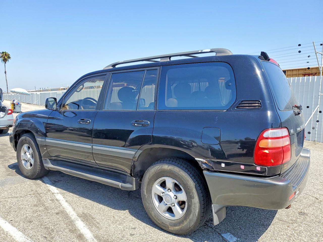 1999 Toyota Land Cruiser Base Black vin: JT3HT05J2X0069086