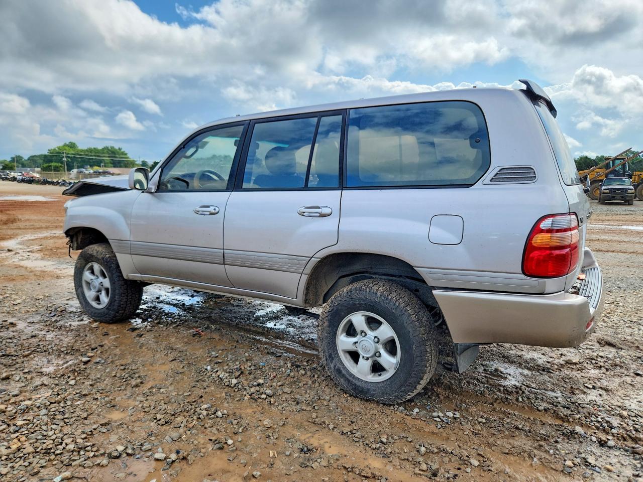 2000 Toyota Land Cruiser Base Gray vin: JT3HT05J2Y0077304