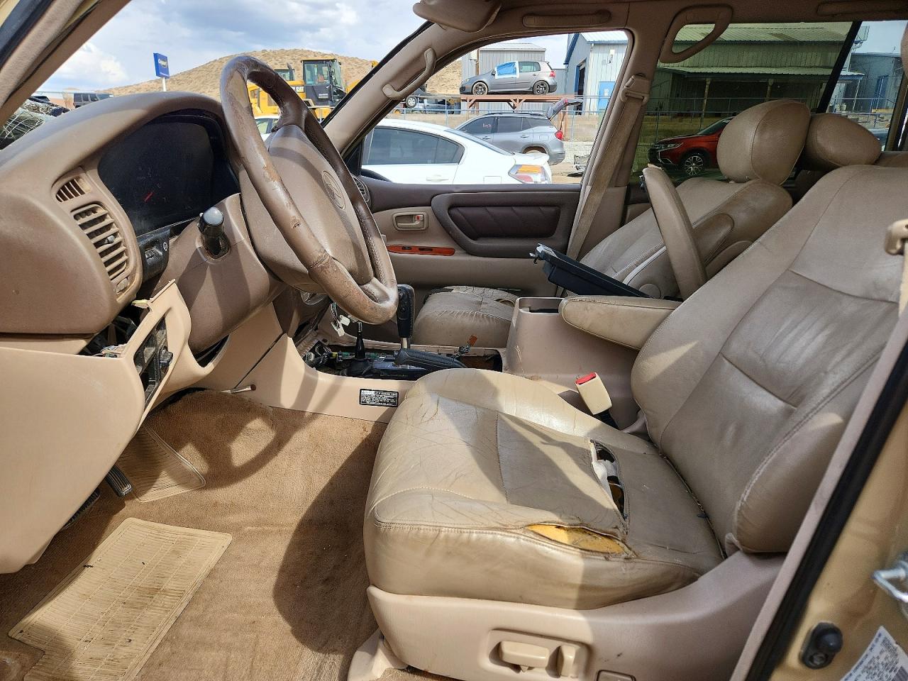 1998 Toyota Land Cruiser Base Beige vin: JT3HT05J3W0009347