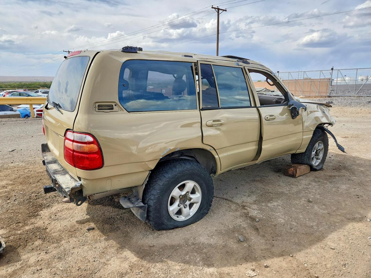1998 Toyota Land Cruiser Base Beige vin: JT3HT05J3W0009347