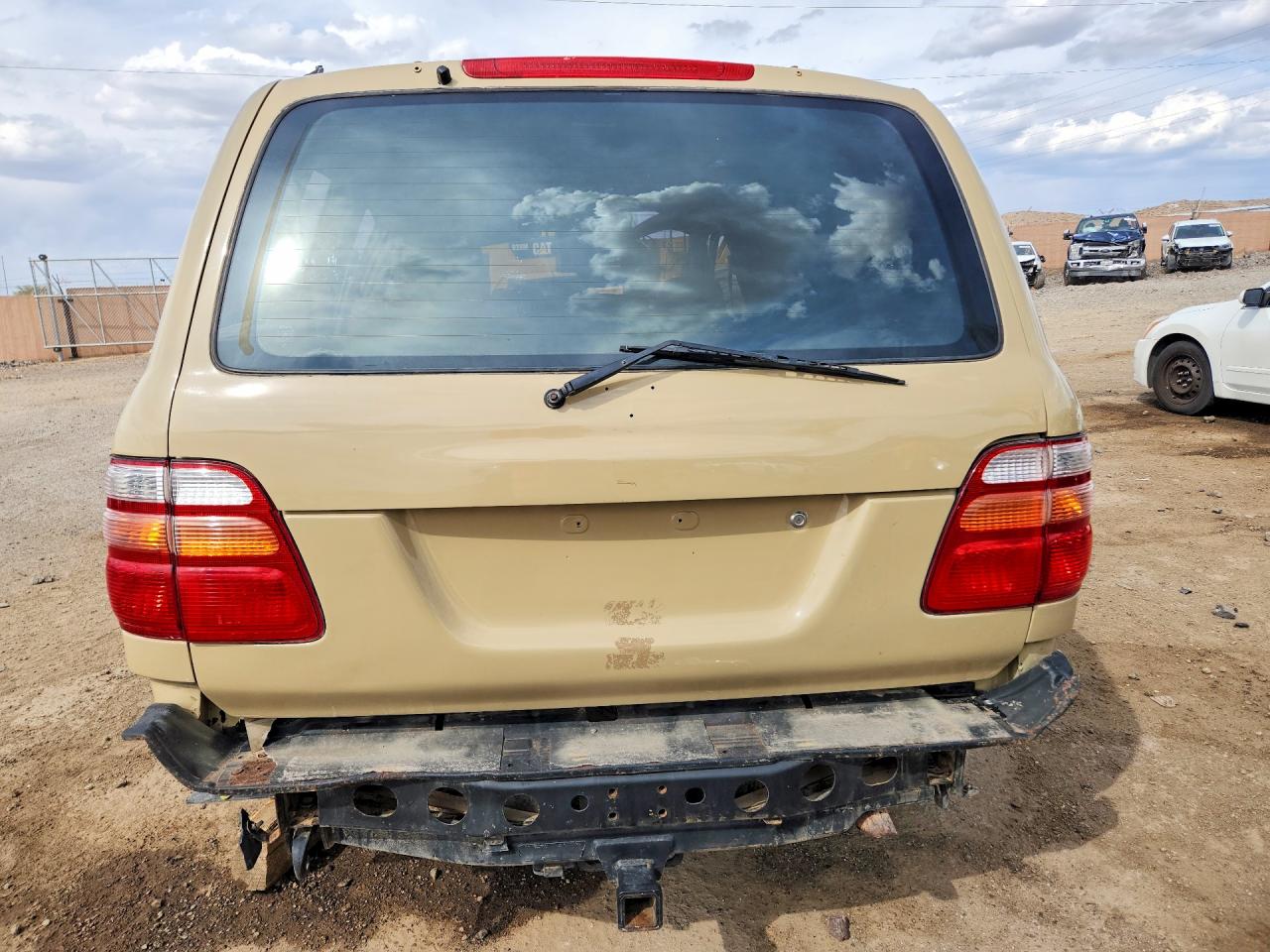 1998 Toyota Land Cruiser Base Beige vin: JT3HT05J3W0009347