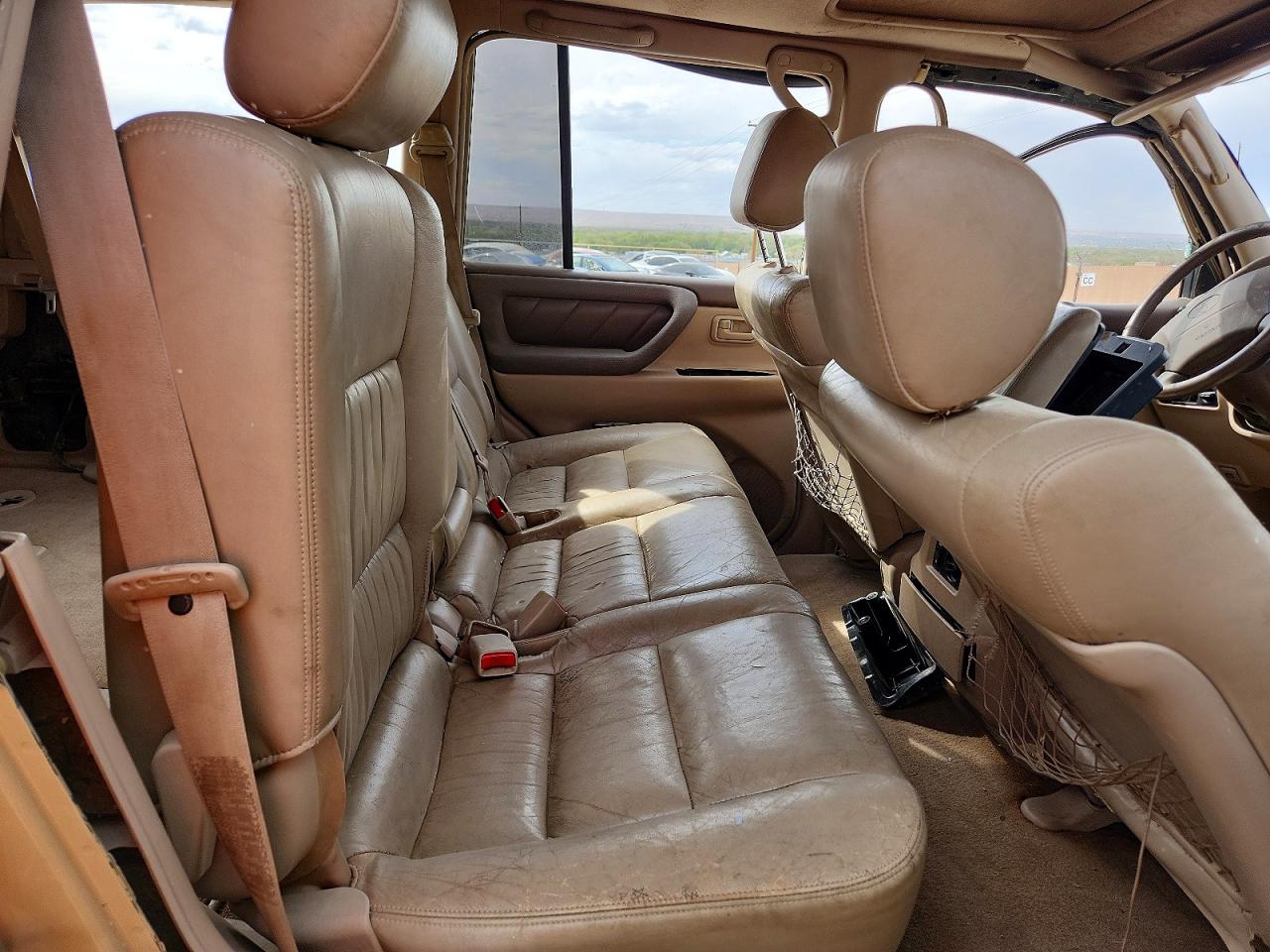 1998 Toyota Land Cruiser Base Beige vin: JT3HT05J3W0009347