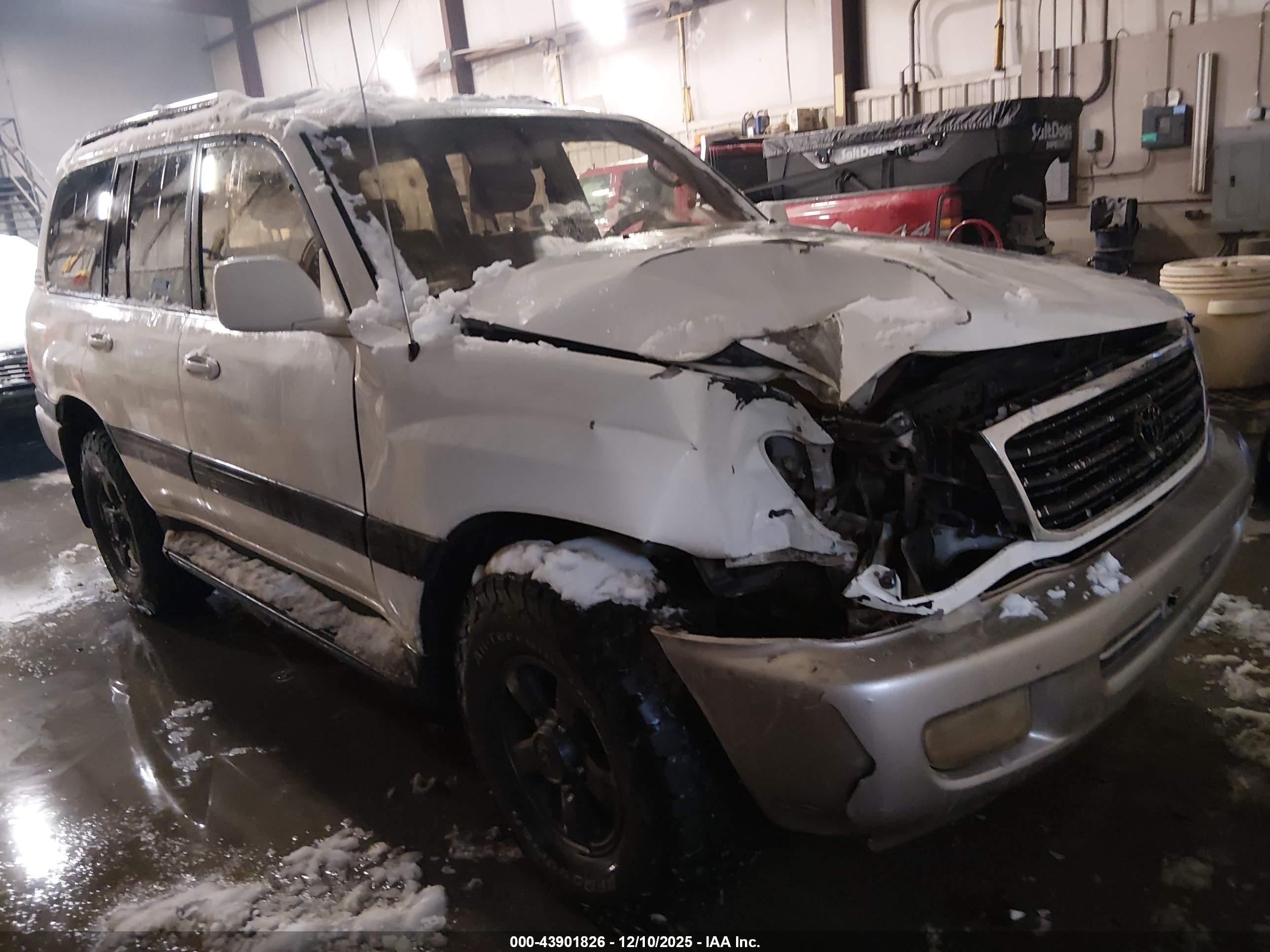 1998 Toyota Land Cruiser   White vin: JT3HT05J4W0004514