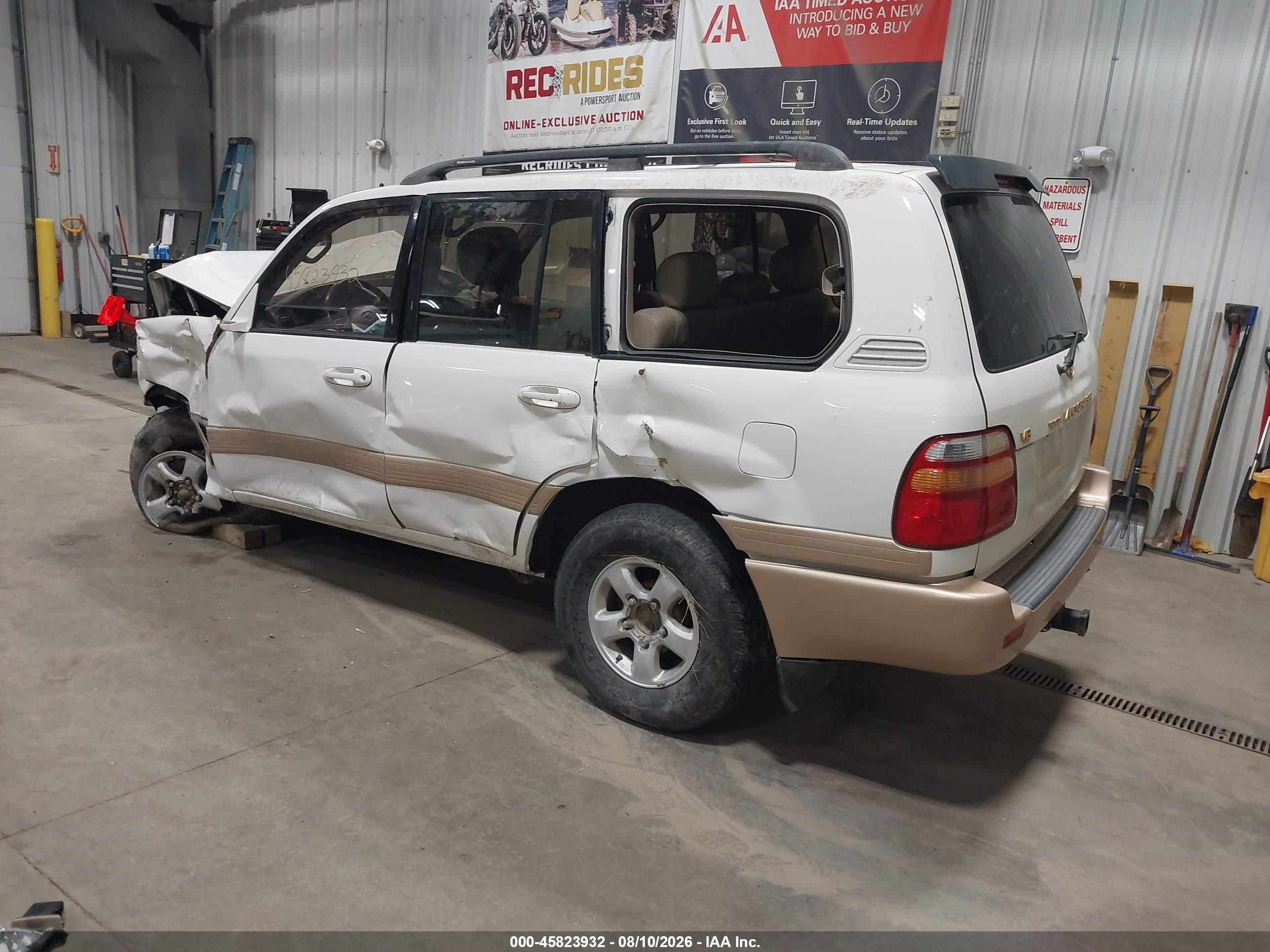 1998 Toyota Land Cruiser   White vin: JT3HT05J4W0015514