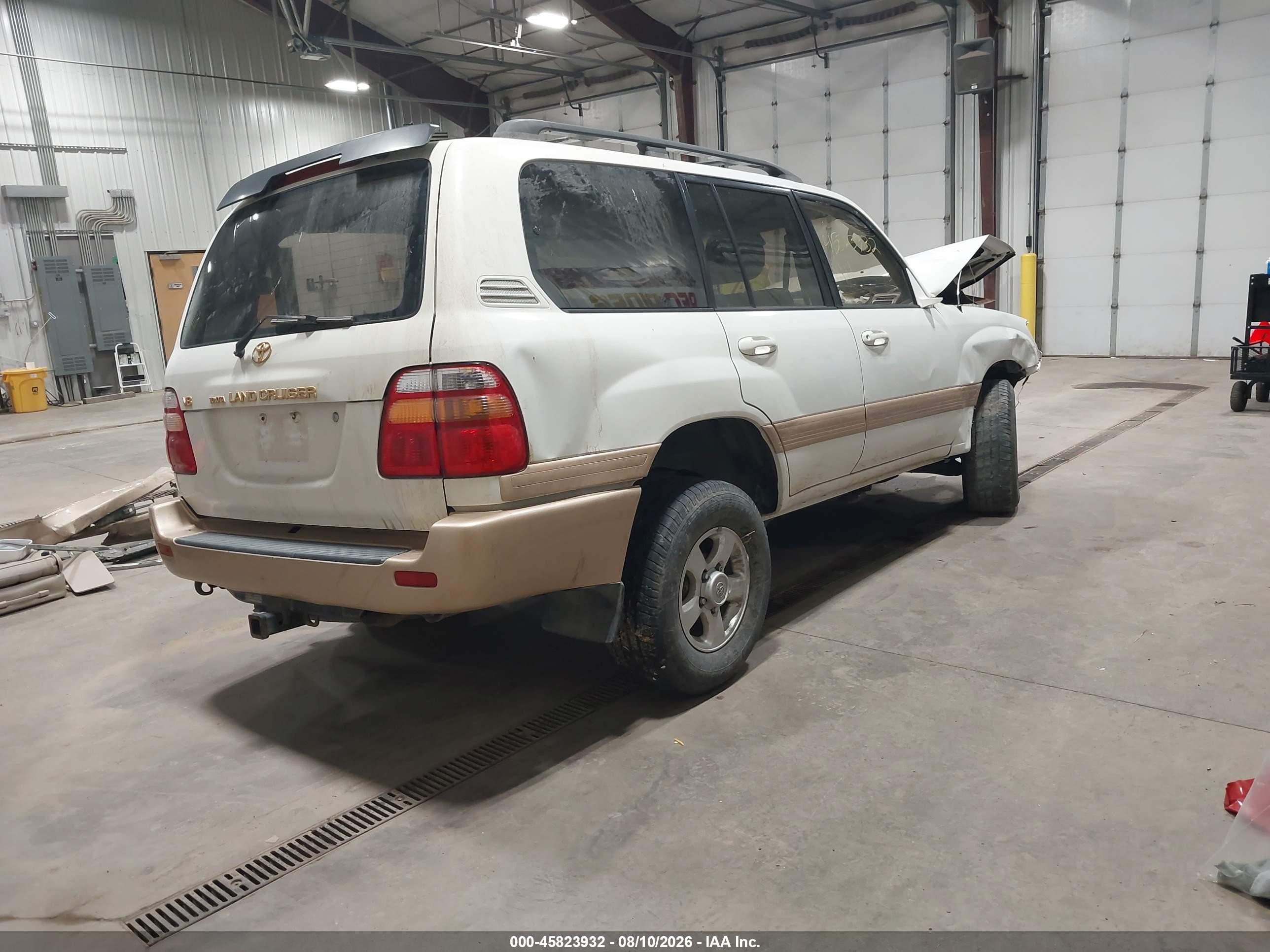 1998 Toyota Land Cruiser   White vin: JT3HT05J4W0015514