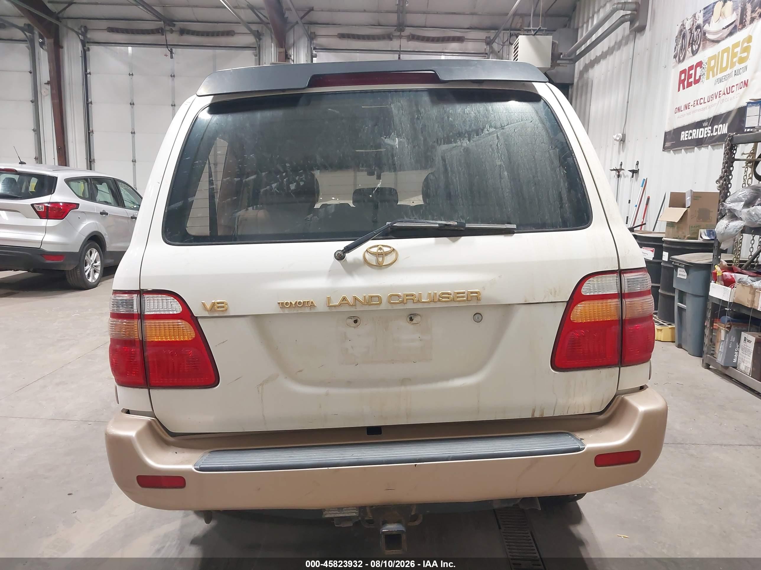 1998 Toyota Land Cruiser   White vin: JT3HT05J4W0015514