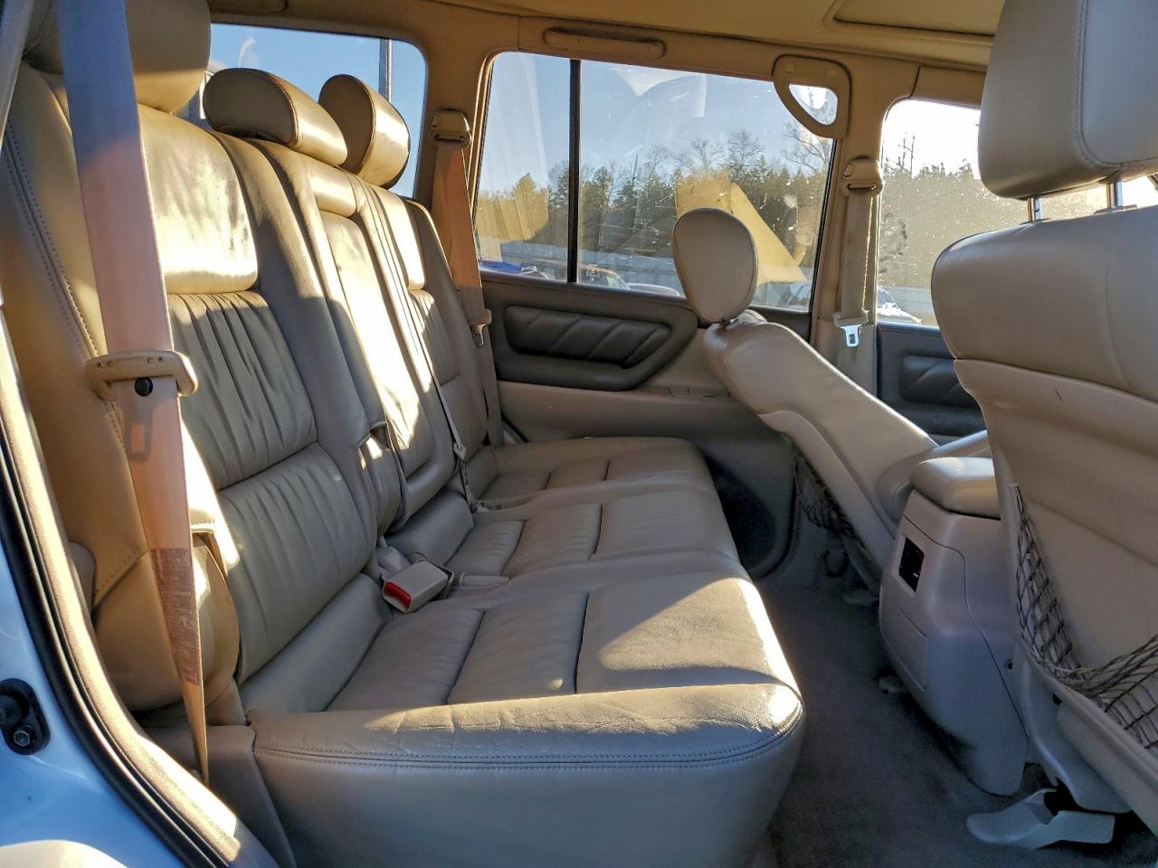 1998 Toyota Land Cruiser White vin: JT3HT05J4W0016341